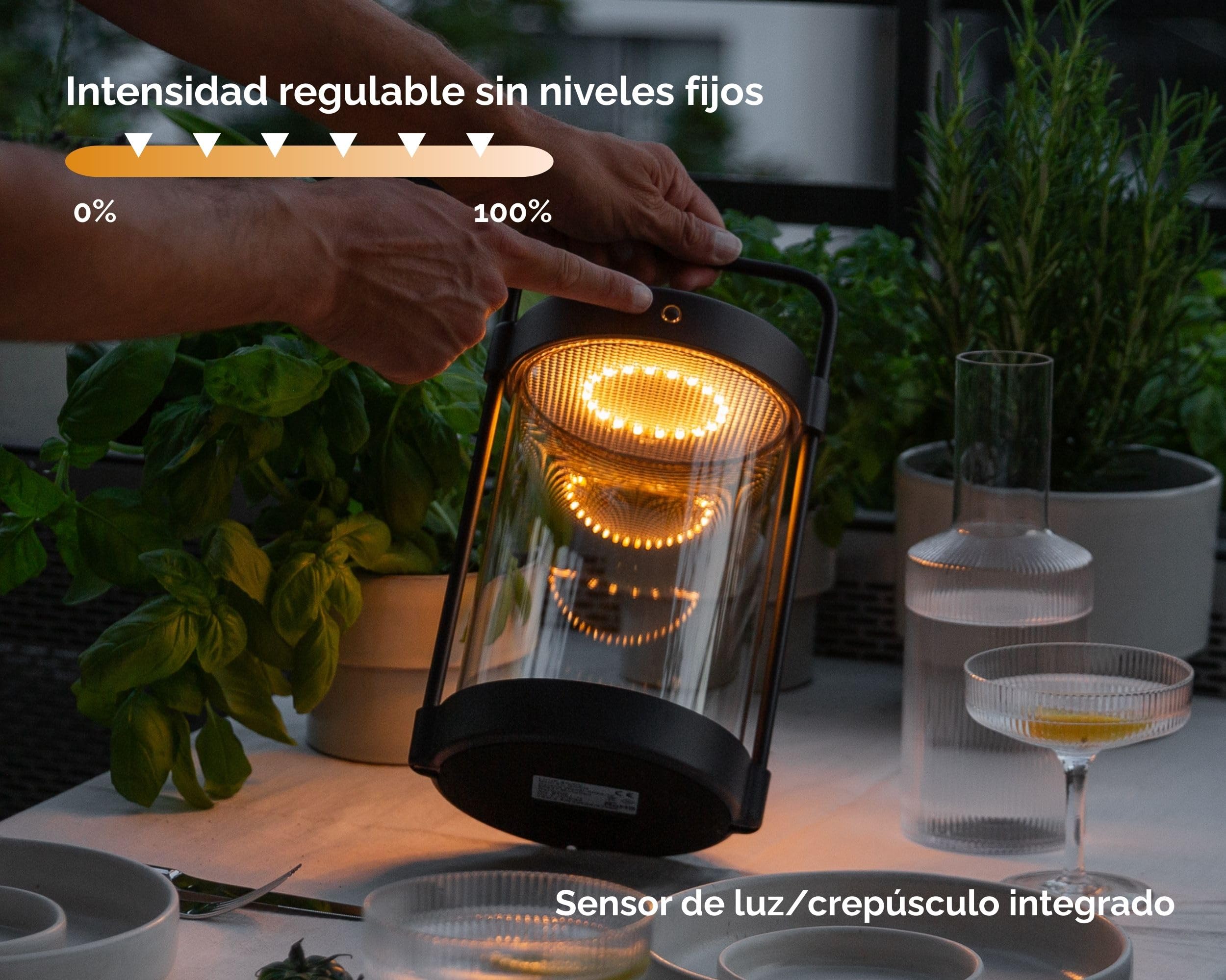 LUUK Studio Solar Lámpara de Mesa LED Recargable USB-C sin Cable, IP65 Exterior e Interior, Portátil Inalámbrica, Jardín y Terraza, Luz Cálida Regulable, Diseño Moderno de Vidrio y Aluminio, Negro