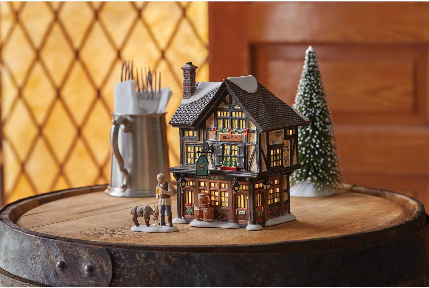 Department 56 Dickens Village Accessories Drinking Mates Figurine, 2.63 Inch, Multicolor