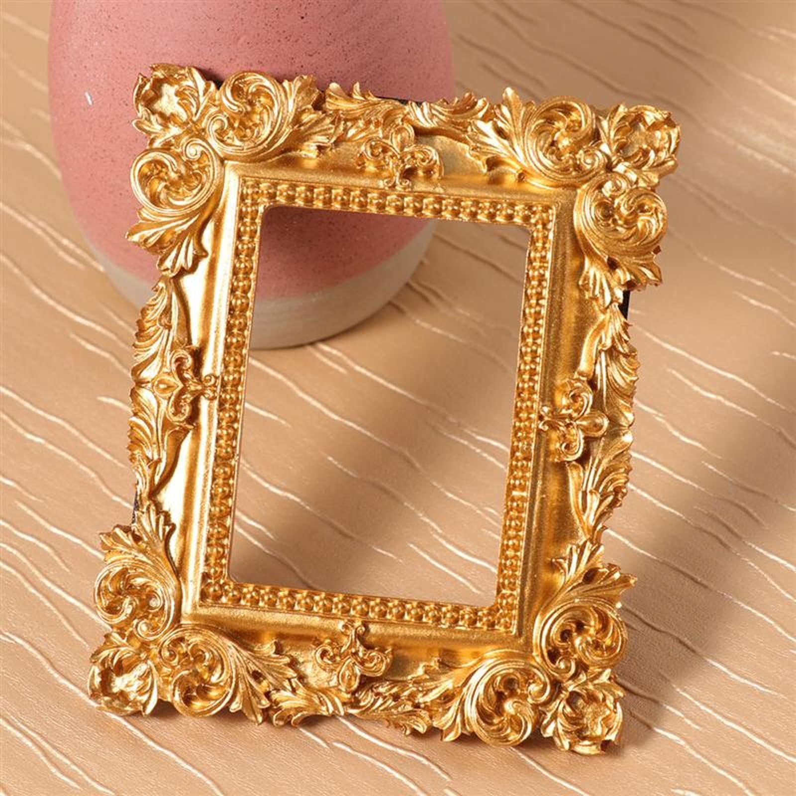 1Pc Retro Gouden Hars Mini Fotolijst Ornamenten Vintage Kleine Sieraden Positionering Frame Sieraden Display Props Woondecoratie