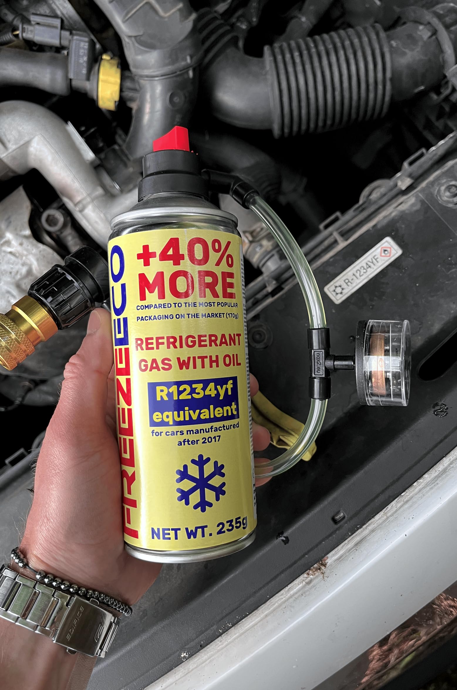 HOBBY, sustituto r1234yf, Sellador, refrigerante para aire acondicionado de automóviles, equivalente a 660 g, 1 lata, 2 en 1, 235g, con Manguera integrada con manómetro y Adaptador