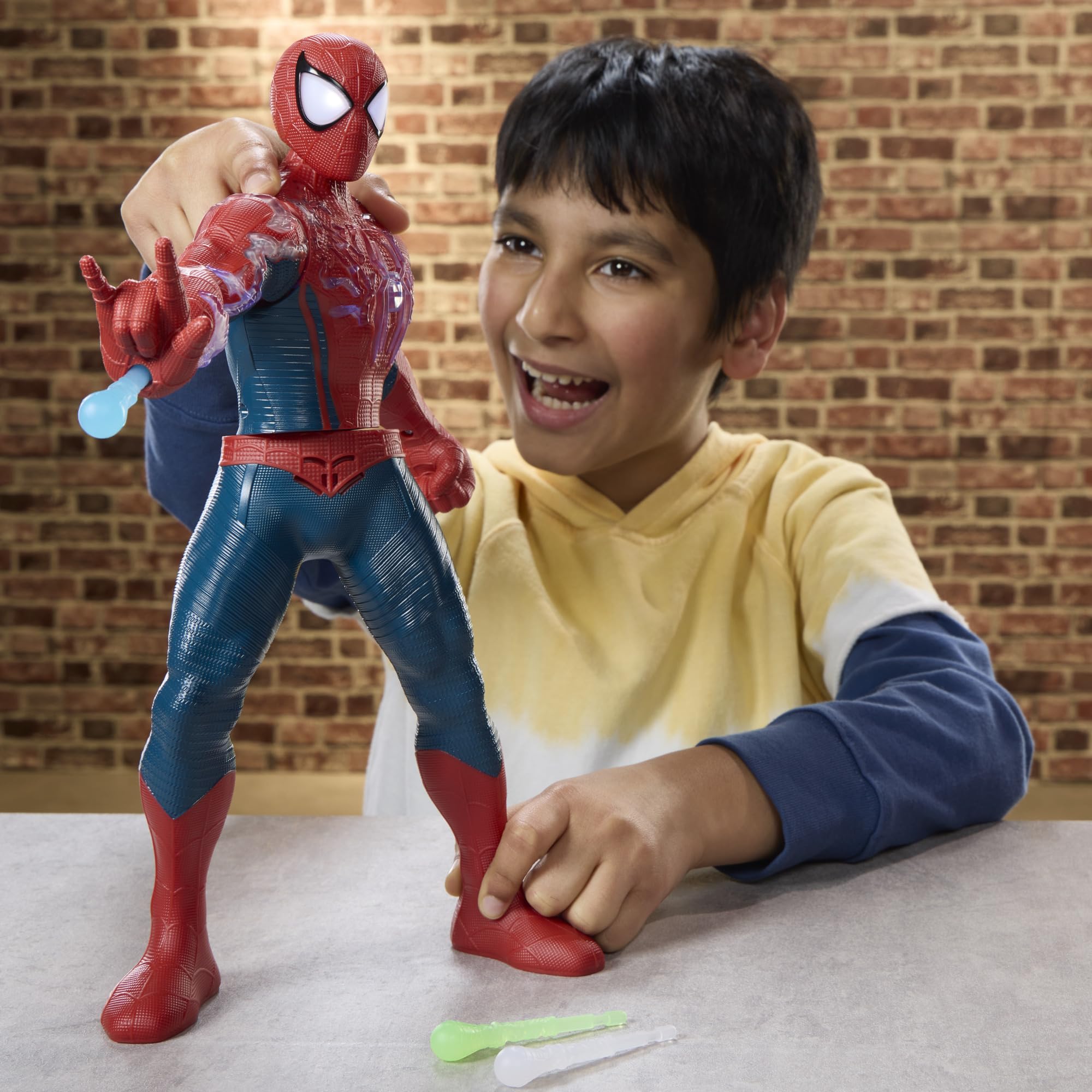 Marvel Spider-Man: Brand New Day, Spider-Man Energizado, Figura de acción electrónica, 36, 8 cm, Juguetes y Figuras Infantiles de superhéroe, A Partir de 4 años