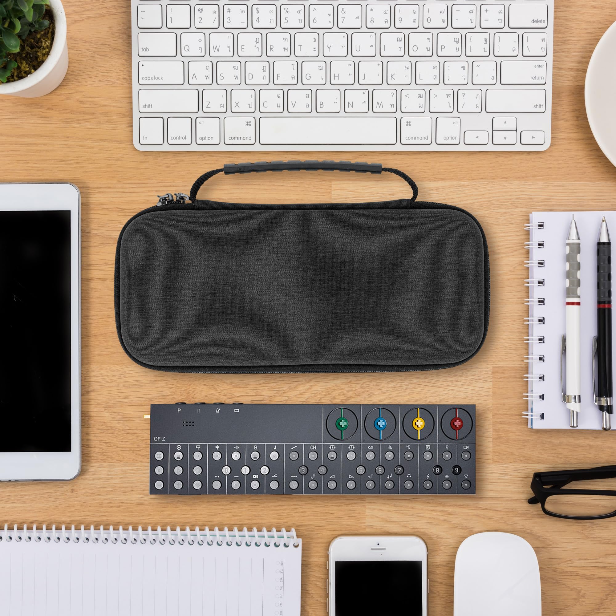 GEEKRIA Hartschalen-Reise-Tragetasche, kompatibel mit Teenage Engineering OP-Z Portable Sequencer, Synthesizer, Drum Machine Bag (Dunkelgrau)