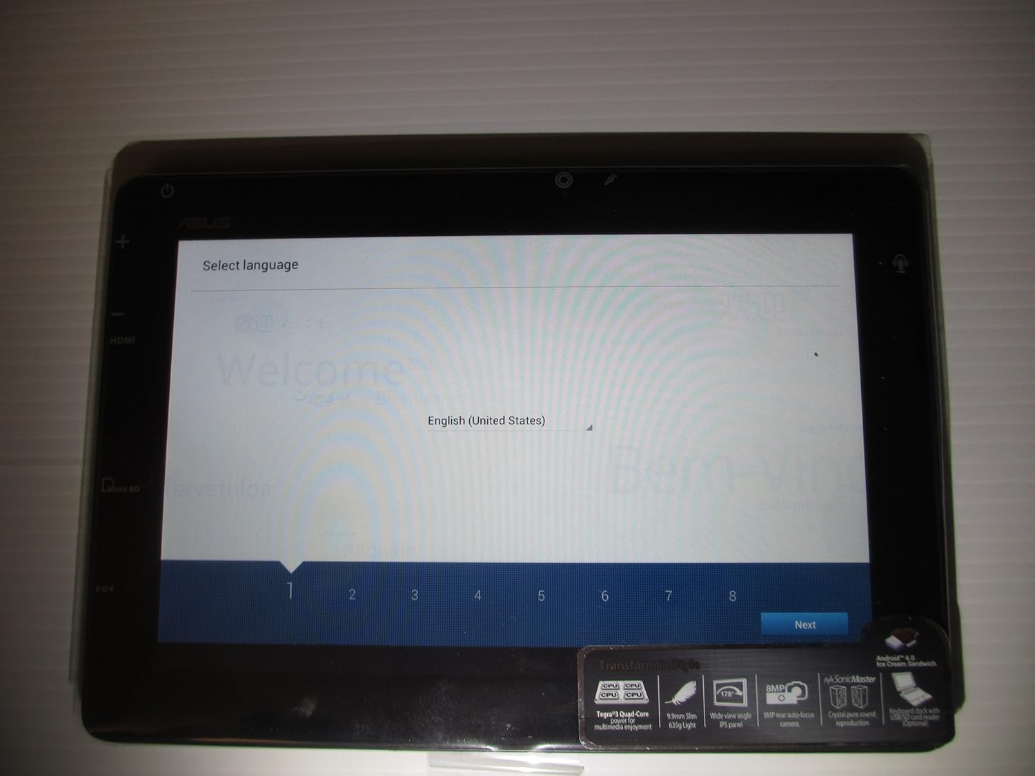 ASUS Transformer Pad TF300T displaying the language selection screen during initial setup