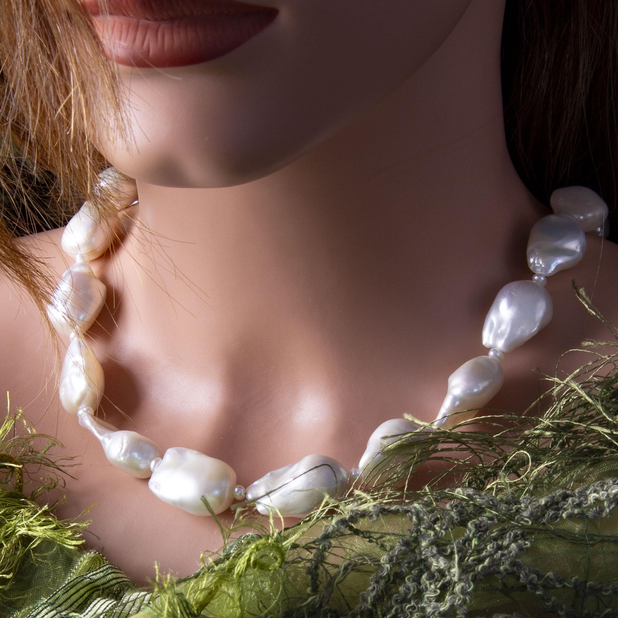 Exquisite Barock Perlen Kette - Ein Statement der Eleganz in Weiß