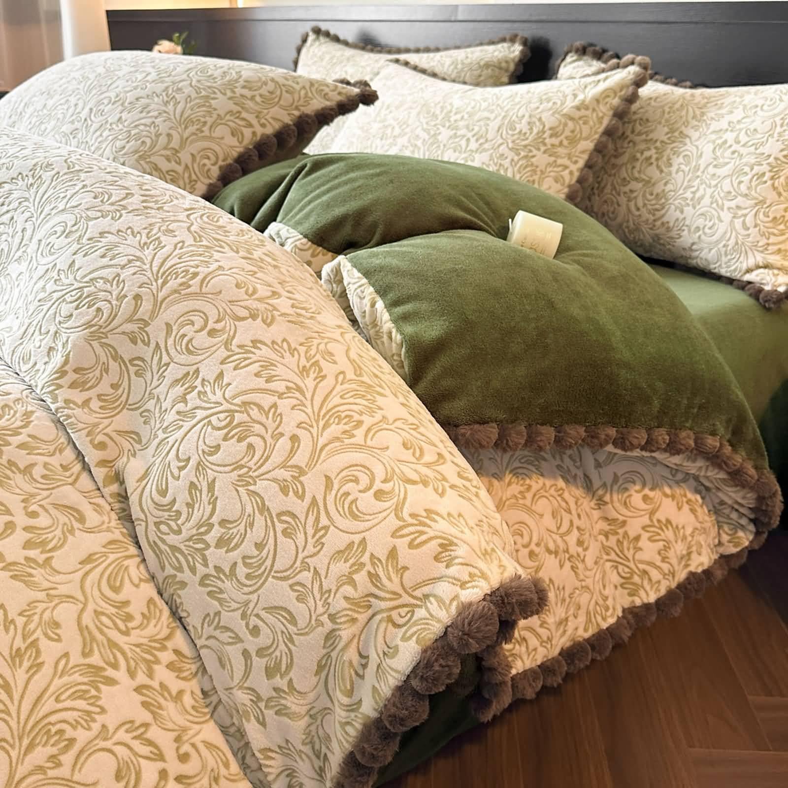 Gualiy 4-częściowy zestaw pościeli z aksamitną teksturą paisley, zawiera 1 poszewkę na kołdrę 200 x 230 cm z zamkiem błyskawicznym, 2 poszewki na poduszki, 1 prześcieradło płaskie, zielony