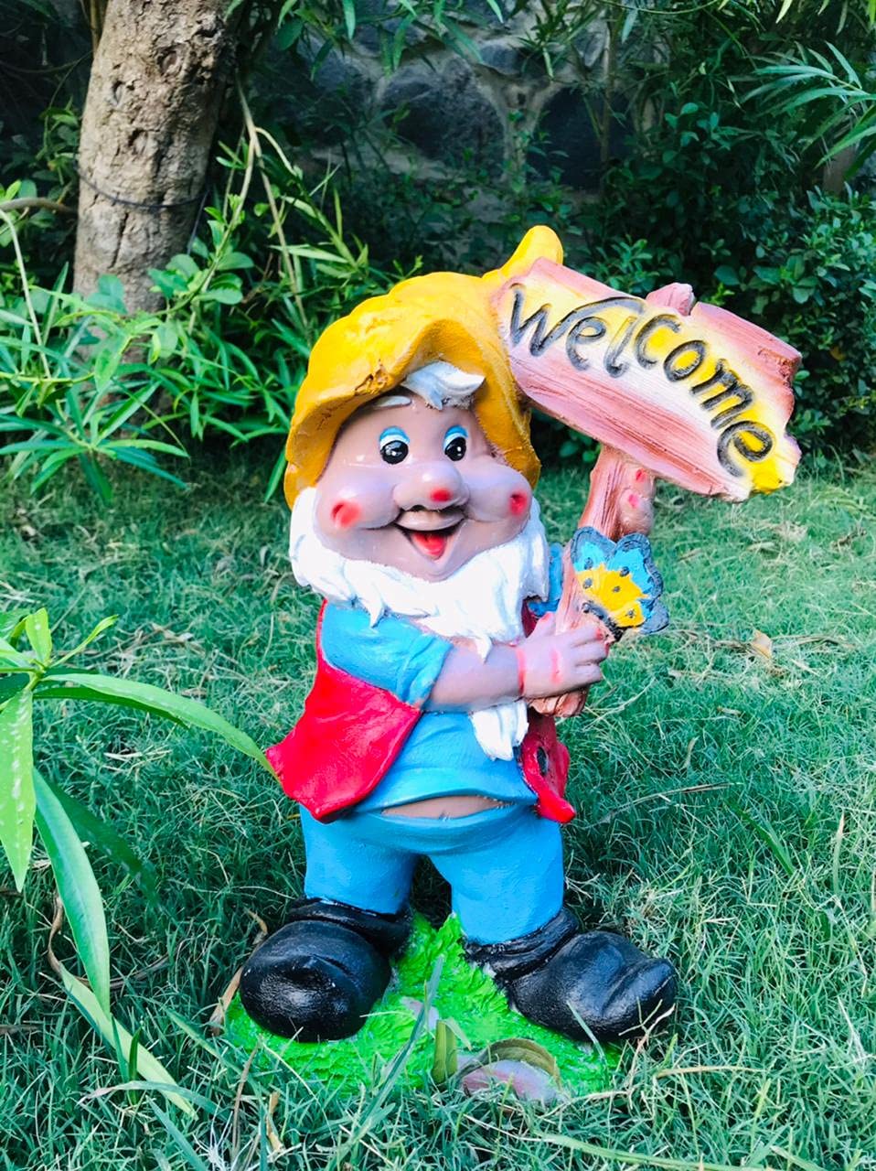 The Decorhsed polyresin gnome with Welcome Stand for Home Decor, Garden Decor, Room Decor
