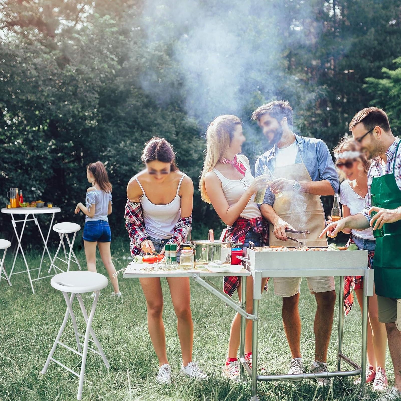Sgabello da bar pieghevole con gambe in acciaio per adulti, alto 61 cm, seggiolone compatto, per cucina, colazione, campeggio, portatile e facile da trasportare (bianco, 60 cm)