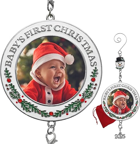 Miniatura 9 de Baby First Christmas - Adorno esmaltado para fotos de 2025, juego de 2, acebo y diamantes de imitación rojos, gancho de muñeco de nieve y dije