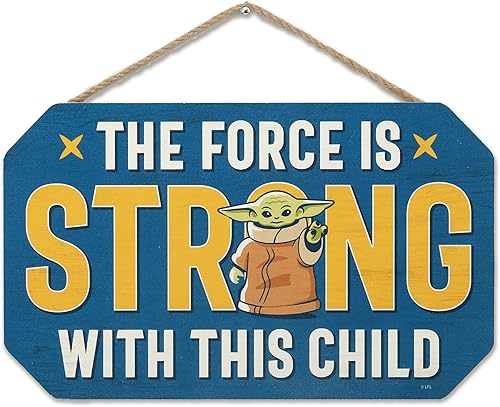 Disney Star Wars The Mandalorian Baby Yoda - Cartel colgante de madera  The Force is Strong With This Child