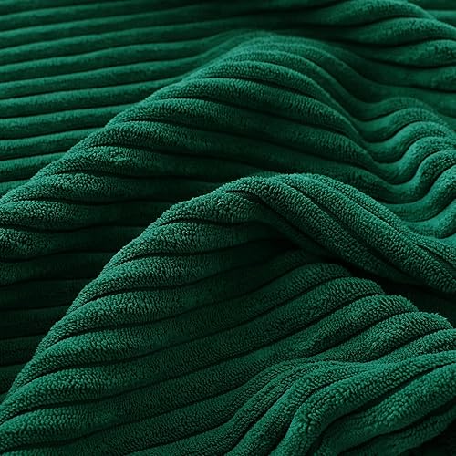 Miniatura 4 de sykting Juego de 2 fundas de almohada de color verde esmeralda de 18 x 18 pulgadas, suaves, decorativas, estilo bohemio, rural, con pompones, para