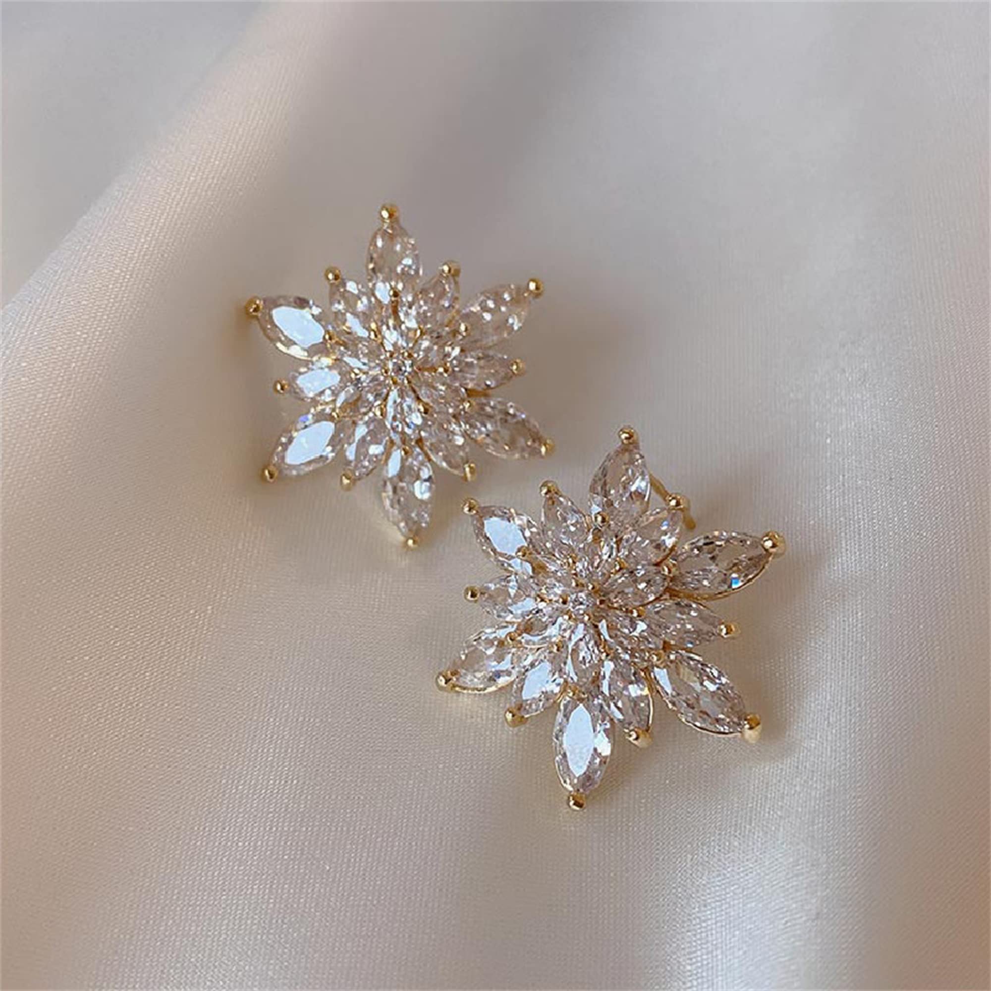Aretes tipo dormilona con diseño de flores de cristal, elegantes, hipoalergénicos, grandes, grandes, brillantes, circonita cúbica, diamantes de imitación, margaritas, girasol, racimo floral, racimo, 8