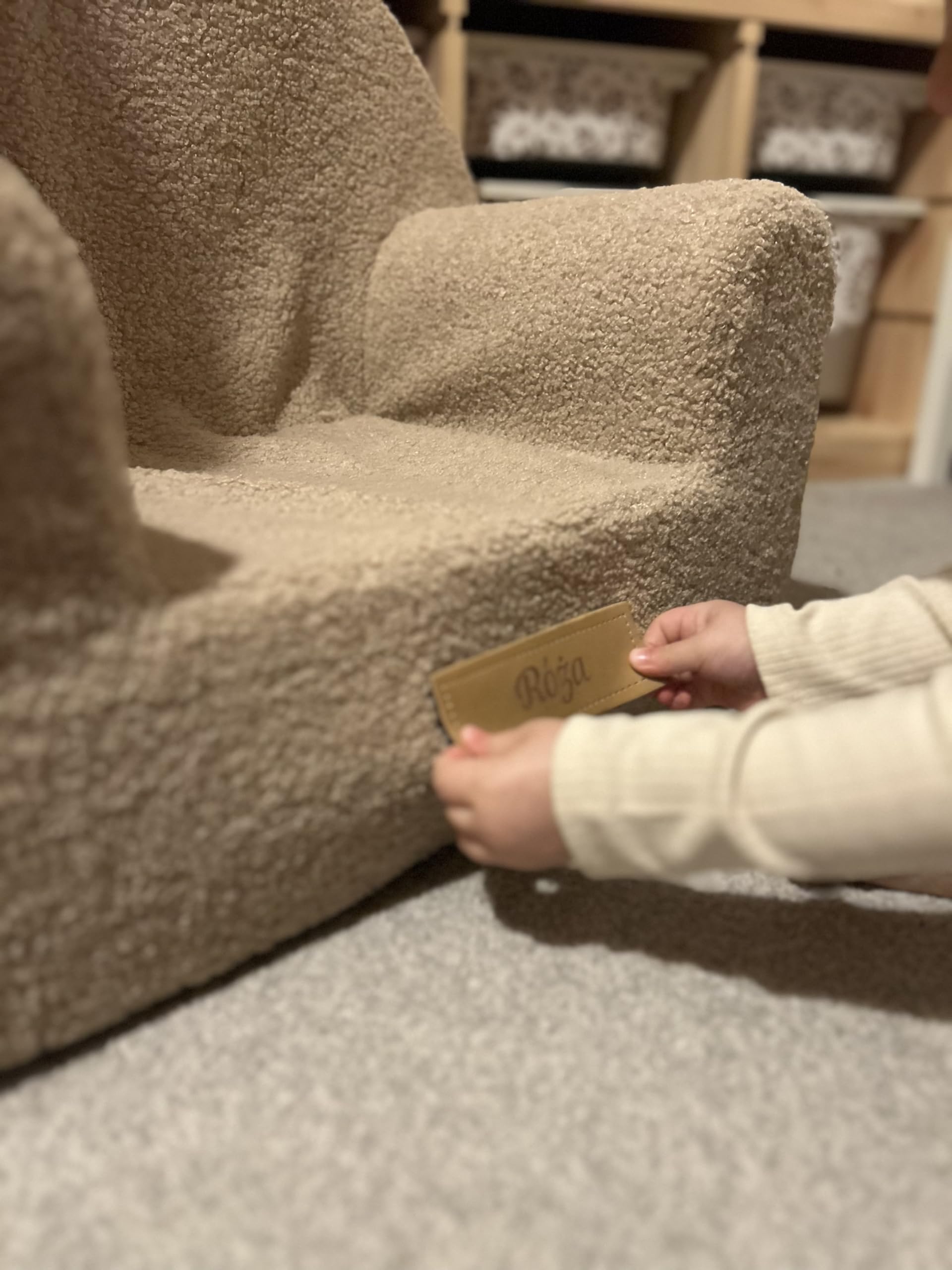 Flumi Fauteuil Personnalisé pour Enfant, Mini Siège pour Bébé, Chaise pour Chambre d'enfant ou Salle de Jeux avec Gravure du Nom (Beige foncé)