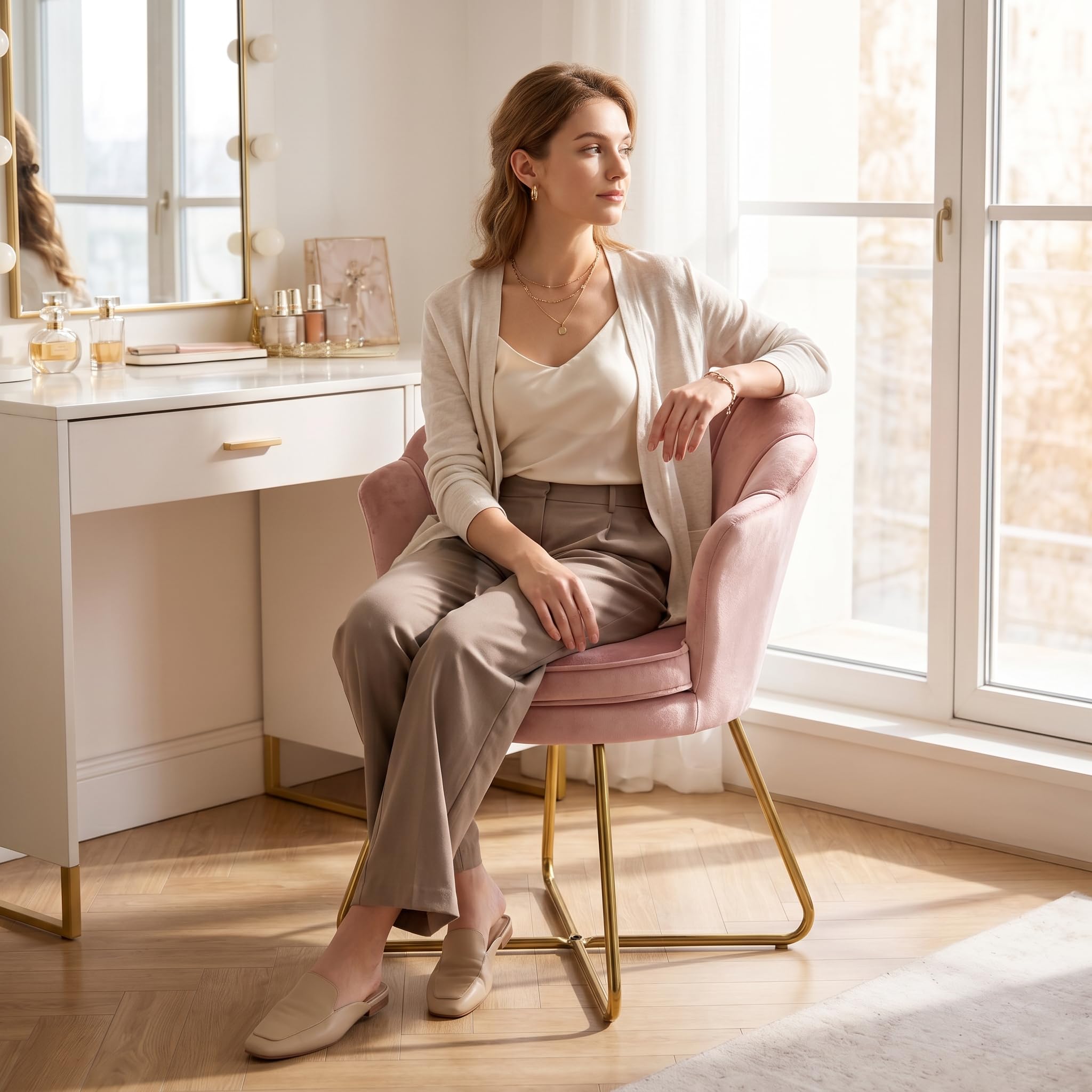 Hellove Chaise Coiffeuse Velours Doré | Fauteuil Salon Confortable, Chaise Coquillage Rose pâle avec Pieds Métal Or, Fauteuil Coiffeuse Idéale pour Salon, Chambre, Lecture, Tabouret Coiffeuse