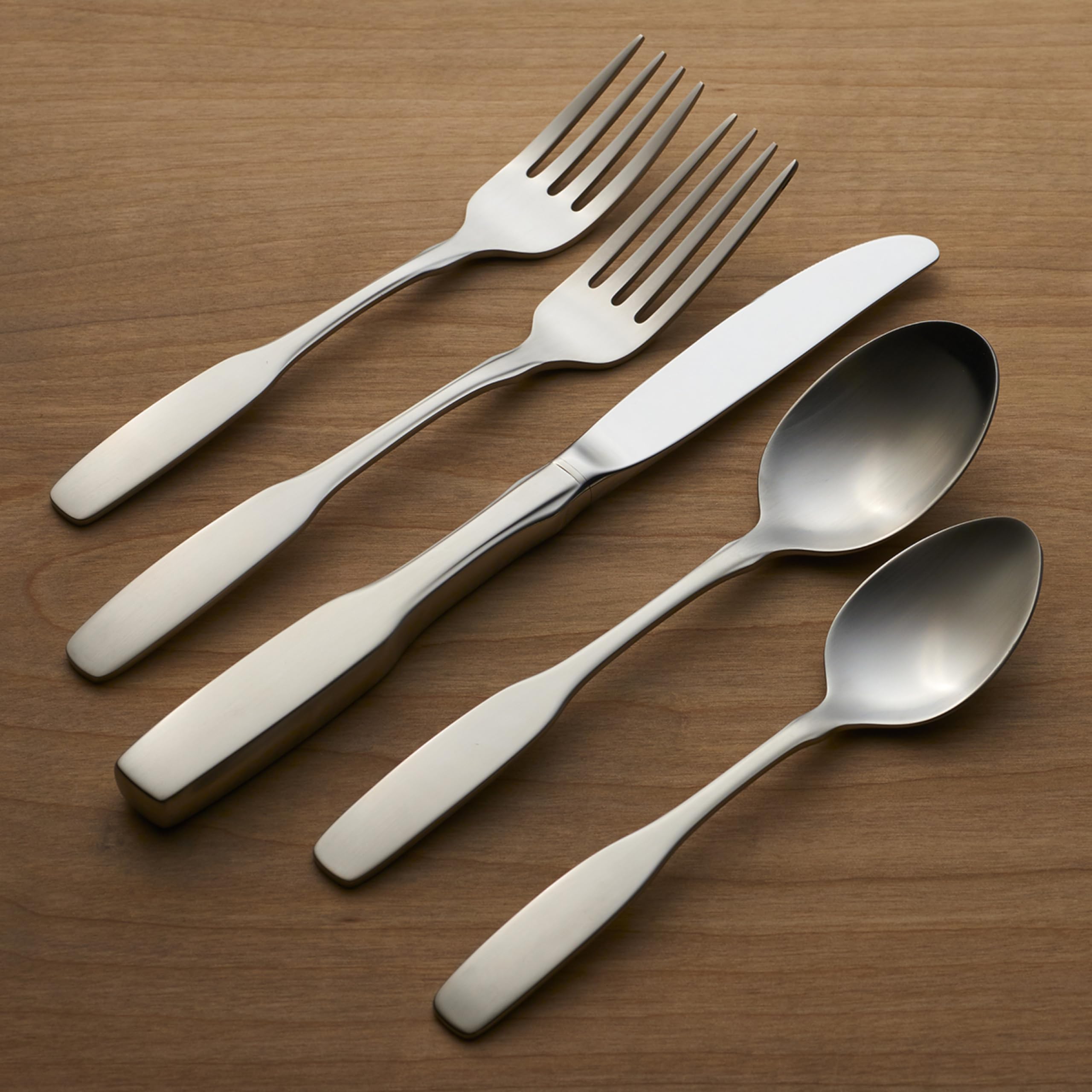Oneida Paul Revere Fine Flatware Dinner Forks, Set of 4 , 18/10 Stainless Steel, Silverware Set, Dishwasher Safe — Amazon image 6