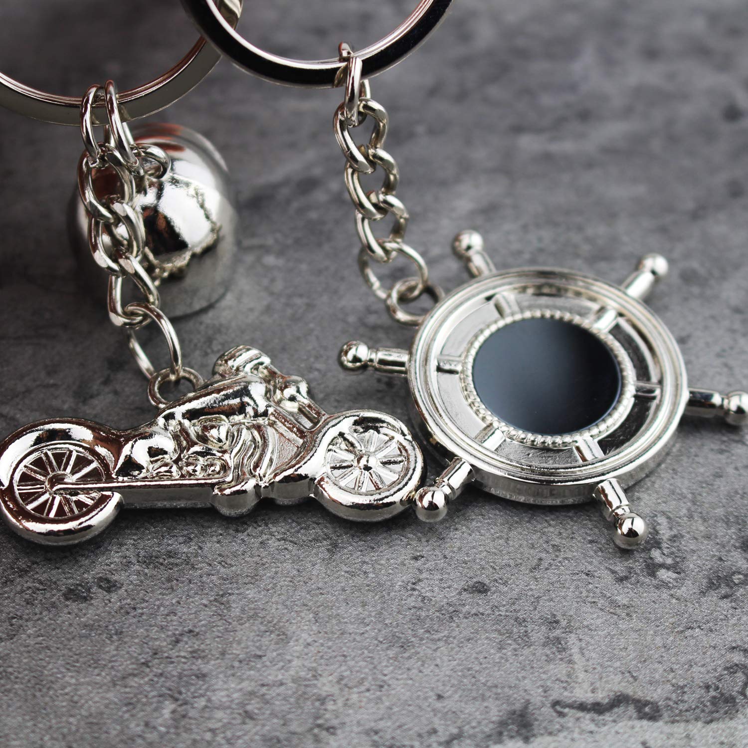 Metal Keychain Set - Creative Rudder & Motorcycle Key Hook, 2pcs, Freedom & Travel Inspired Key Ring Accessories