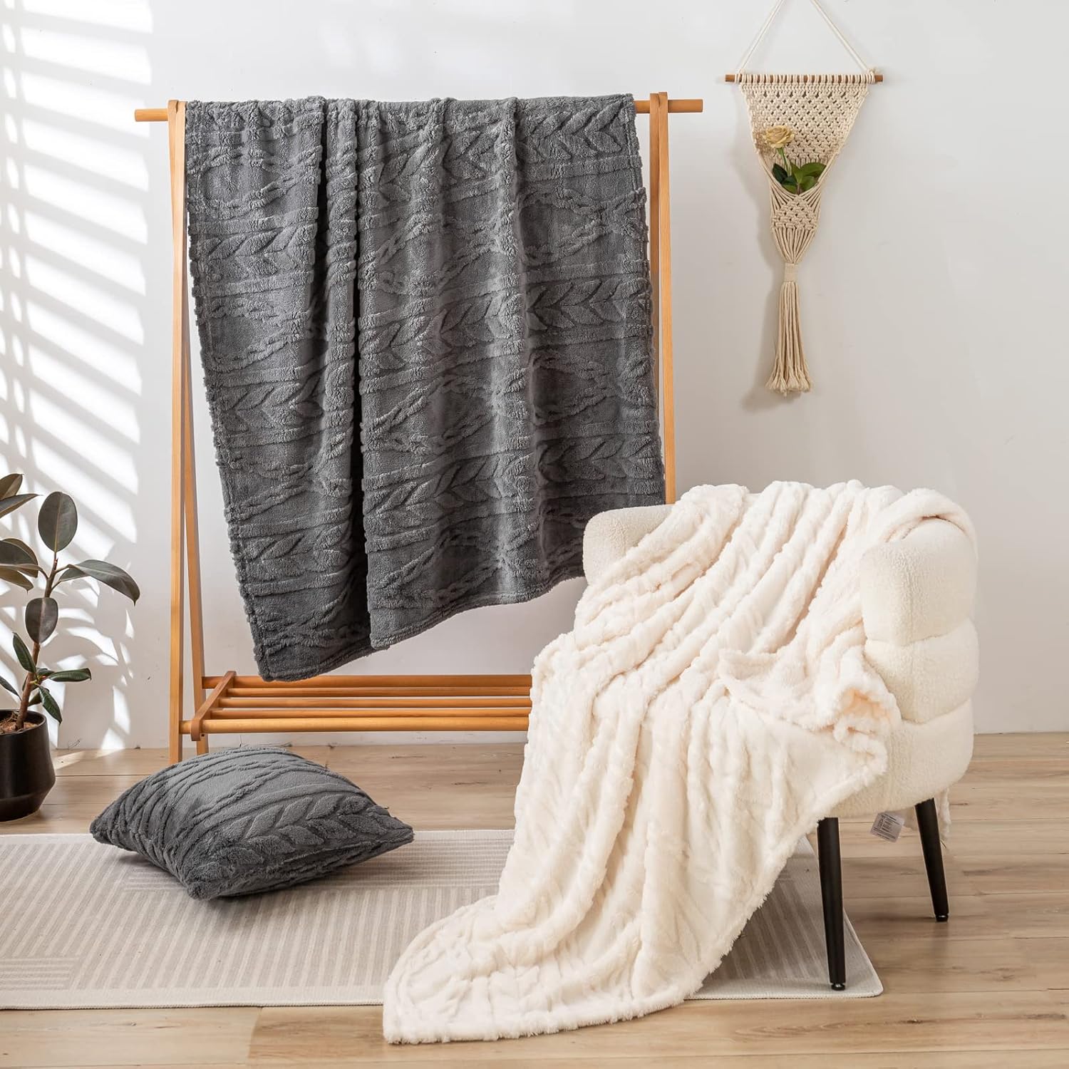 YUSOKI Sherpa Large Throw Blanket Single Layer,Light Weight(1.7lb),370GMS-3D Stylish Design for Gift Home Decor (Grey,50"x65") - Image 4