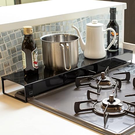 Amazon 整理収納アドバイザー監修 排気口カバー コンロカバー ワイド 伸縮 コンロ奥ラック コンロ 排気構カバー キッチン Ih ガスコンロ 調味料ラック カバー 排気口 グリルカバー 四脚 44 80cm ブラック レンジカバー ガード オンライン通販