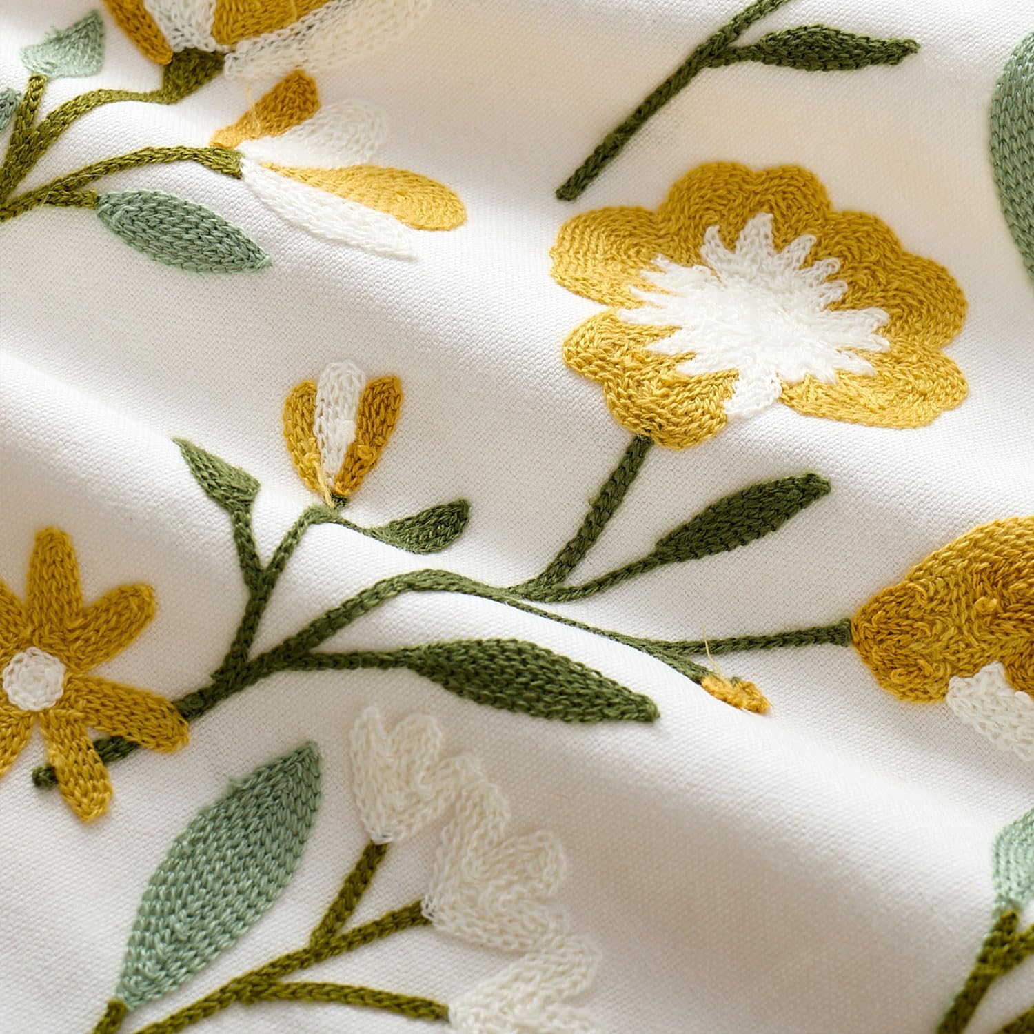 Embroidered Floral Throw Pillow Covers Flowers Decorative Couch Pillow Covers Farmhouse Green Floral Tufted Pillow Covers 18x18 Square Cushion Cases Set of 2 for Living Room Couch Sofa Bed Home Decor