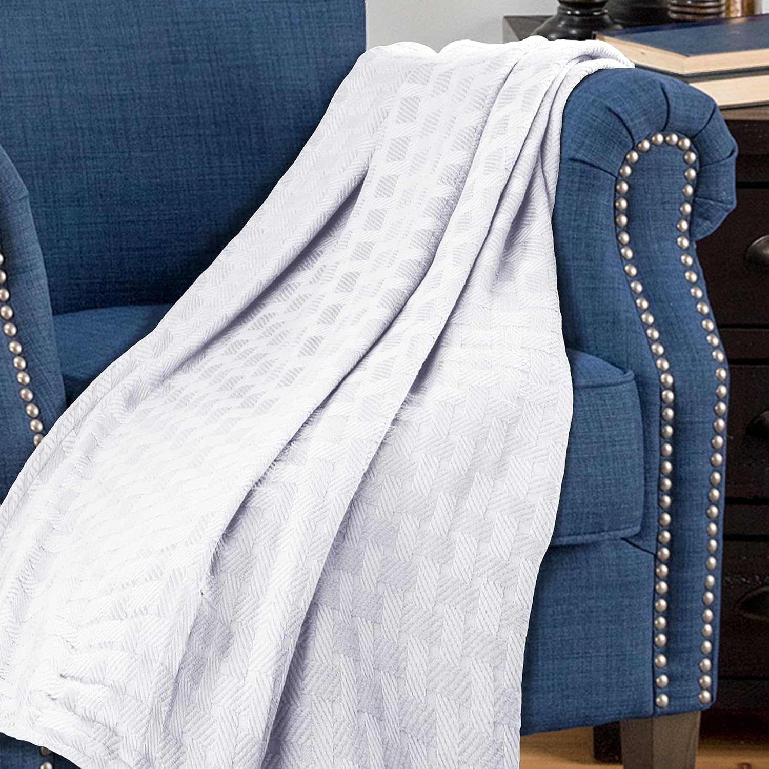 BLUENILEMILLS Cotton Blanket, Ideal for; Picnic, Beach, Traveling or Camping, Comfy Blanket, Bedroom Decor, Essentials, Cover for Bed, Couch, Lounging, Basketweave, Throw, White