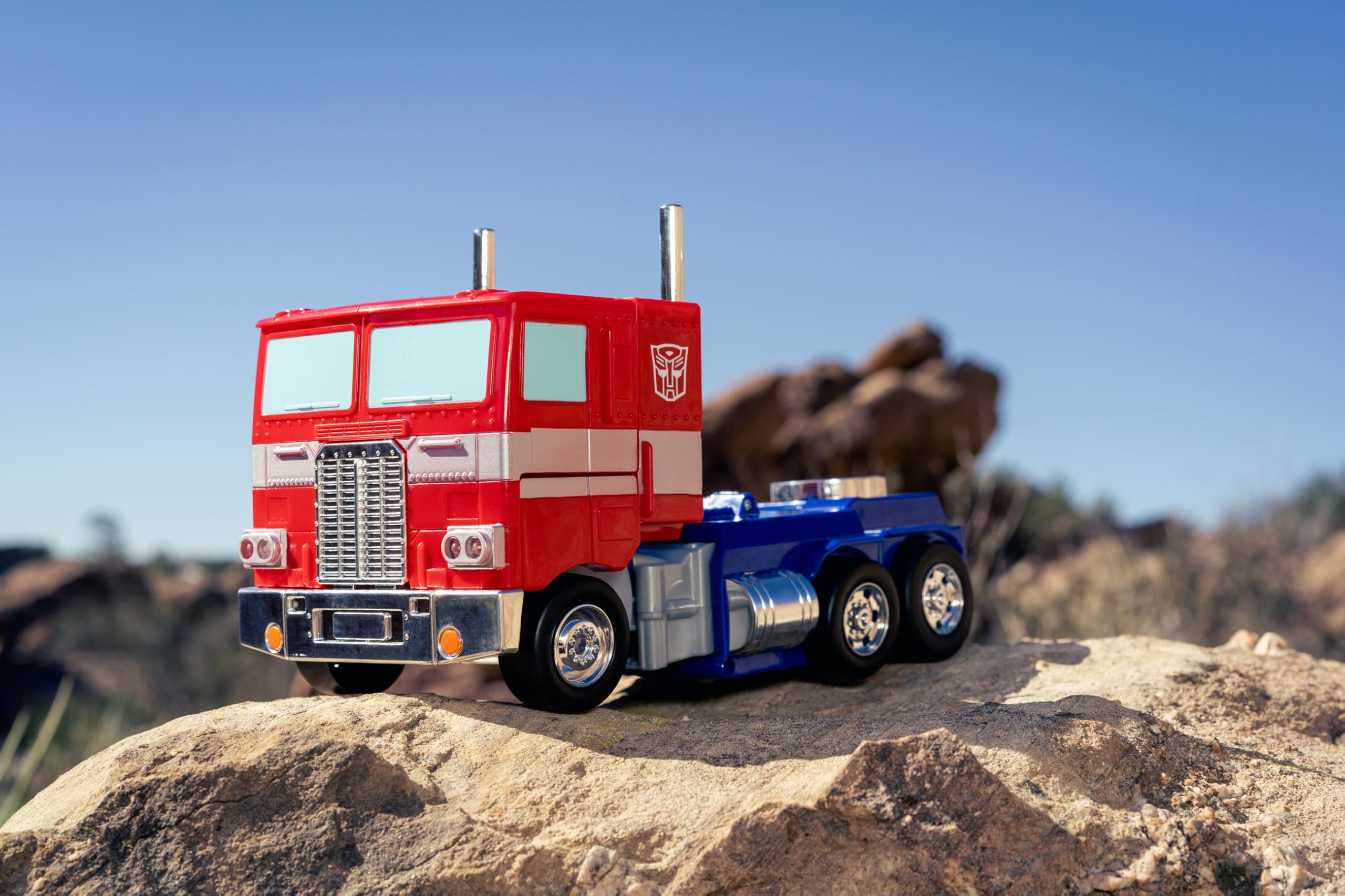 Jada, Radio Control Transformers Optimus Prime Convertible 34 cm, Camion radiocommandé 2 canaux 2,4 GHz, lumière et Son, se déplace dans Toutes Les Directions, se transforme en Robot, +8 Ans