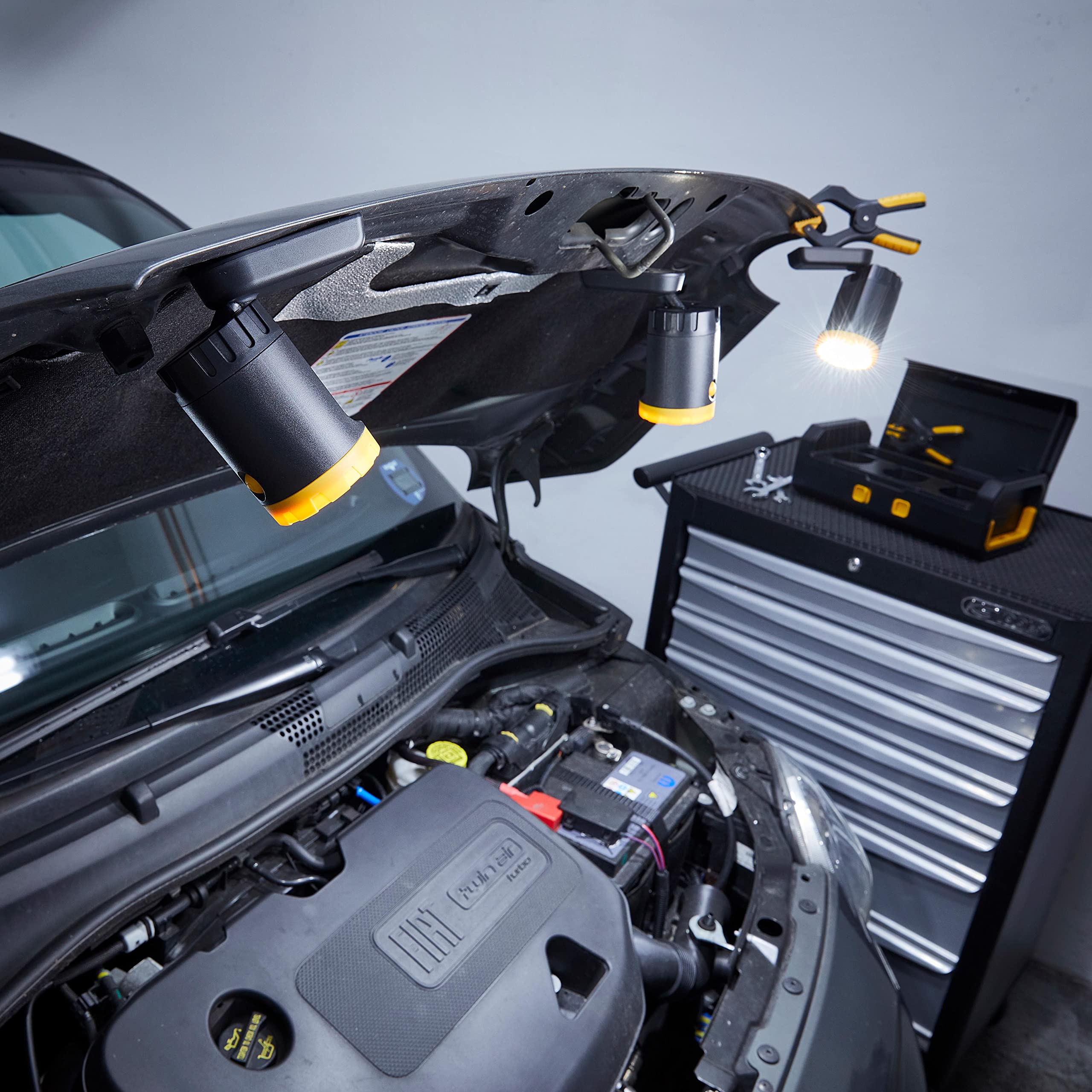 Northpoint LED 3x KFZ Arbeitsleuchten Inspektionslampen mit integriertem 2000mAh Akku 3er-Set mit Ladekoffer 2 Tischklemmen Magnethalterung