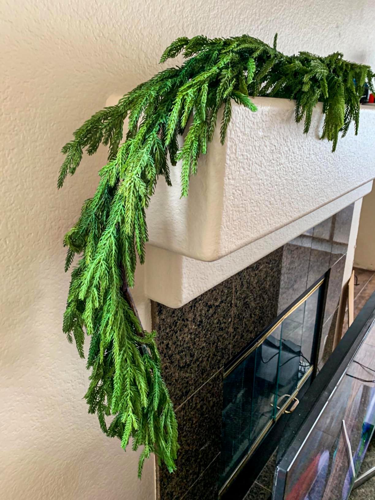 HomeKaren Norfolk Kiefer Girlande 1.8M Real Touch Realistische Weihnachten Kiefer Girlande, Grün Künstliche Weihnachtsdekorationen für Tisch, Mantel, Wand