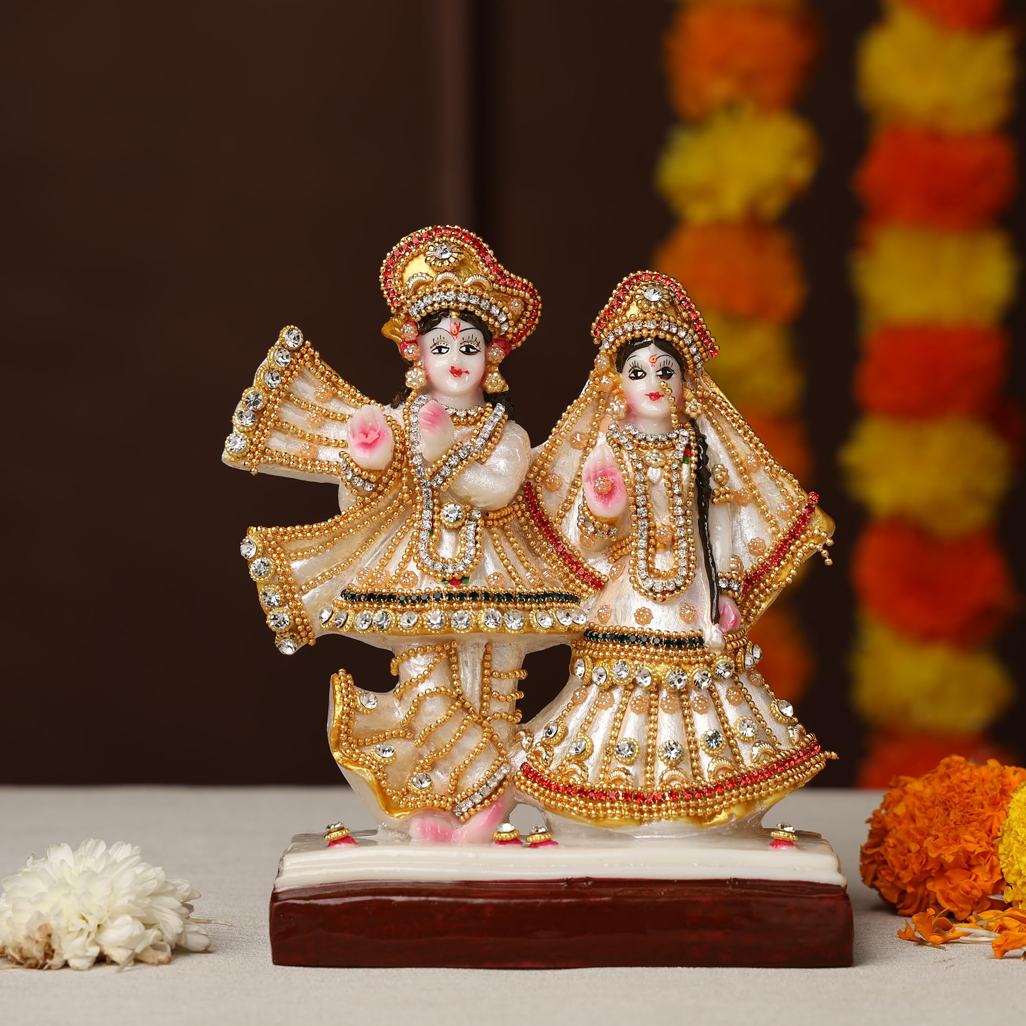 Purpledip Resin Idol Radha Krishna Raasleela: Stunning Marble Finish Statue With Magnificent Golden Beads (12704A)
