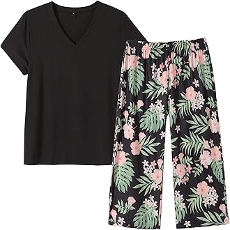 Vozanet Women's Pajamas Set Soft V Neck Sleepwear Top and Capri Pj Lounge Sets Cartoon Heart Shape Cat Nighty Plus Size