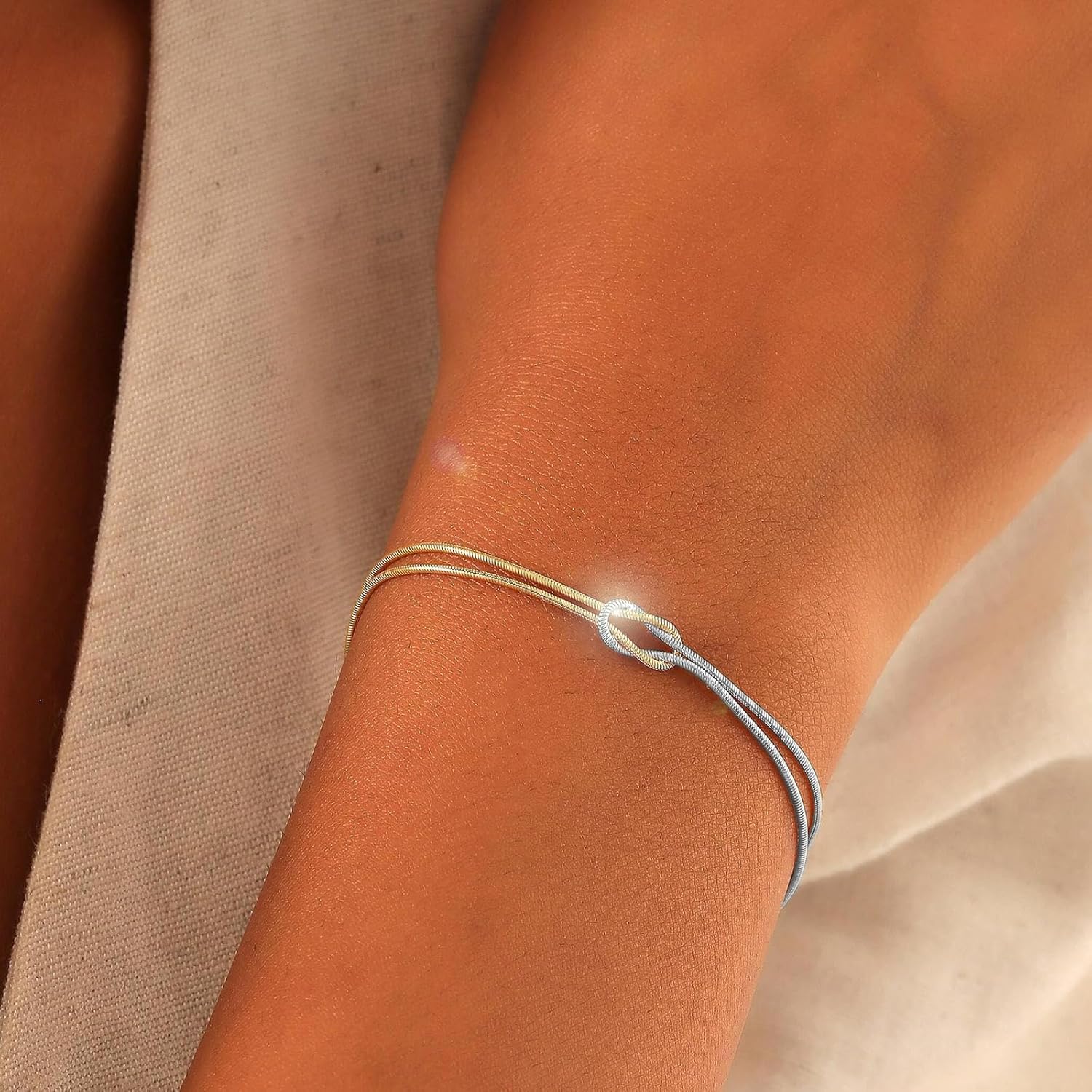 WETMT 1Pair Love Knot Bracelet for Couples Women Gold Silver Knot Bracelet Mother Daughter Bond Knot Bracelet Friendship Forever Infinity Bracelets Best Friend Bracelet Chrismas Valentine Jewelry - Image 5