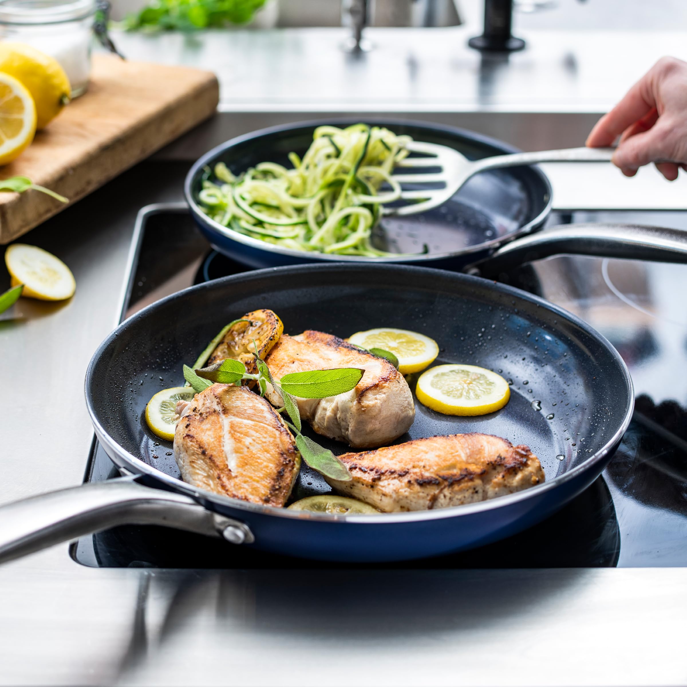 Blue Diamond Cookware Set di Pentole e Padelle Antiaderenti in Ceramica Infusa Diamante da 5 pezzi, senza PFAS, a Induzione, Lavabile in Lavastoviglie, Sicuro al Forno, Argento