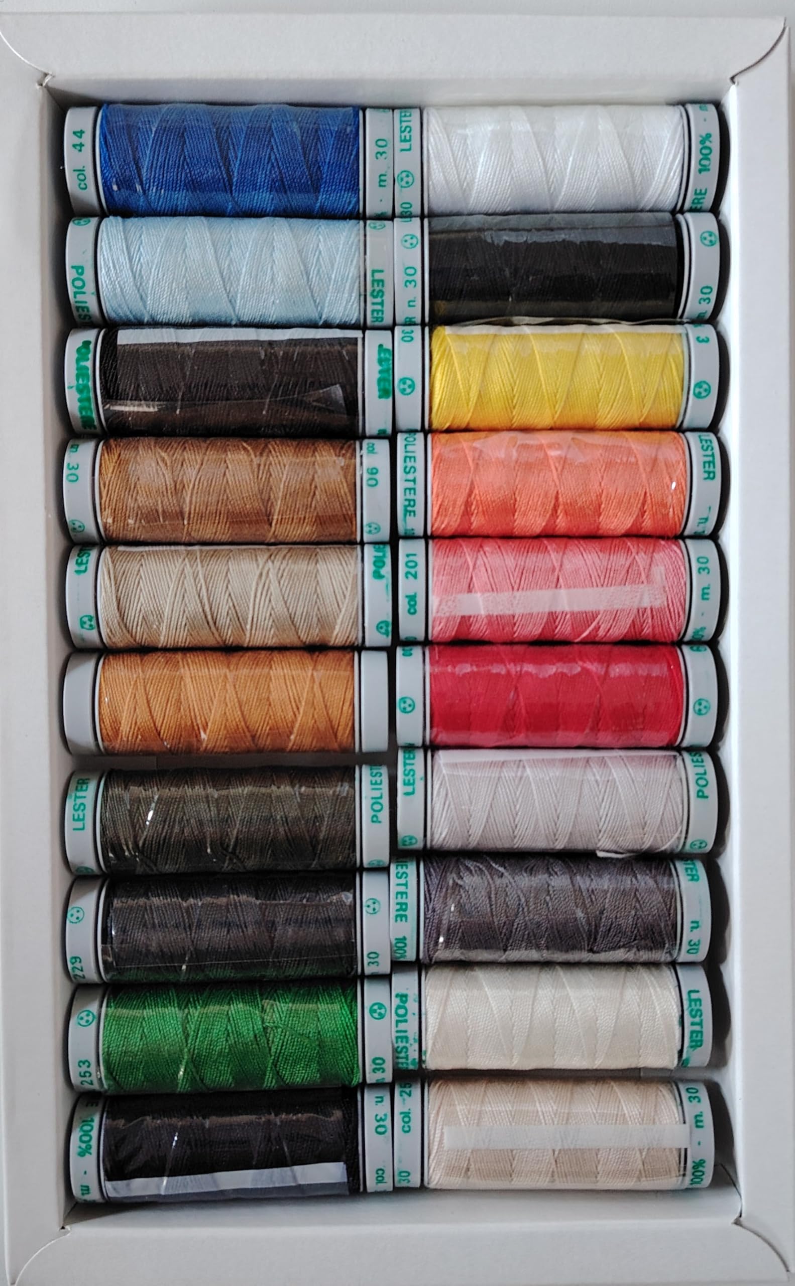 Tre Stelle Lester Titolo 30 – Set 20 bobine da 30 m – Filo 100% Poliestere qualità extra per impunture, asole, bottoni e cuciture resistenti – Colori assortiti per sartoria e uso domestico