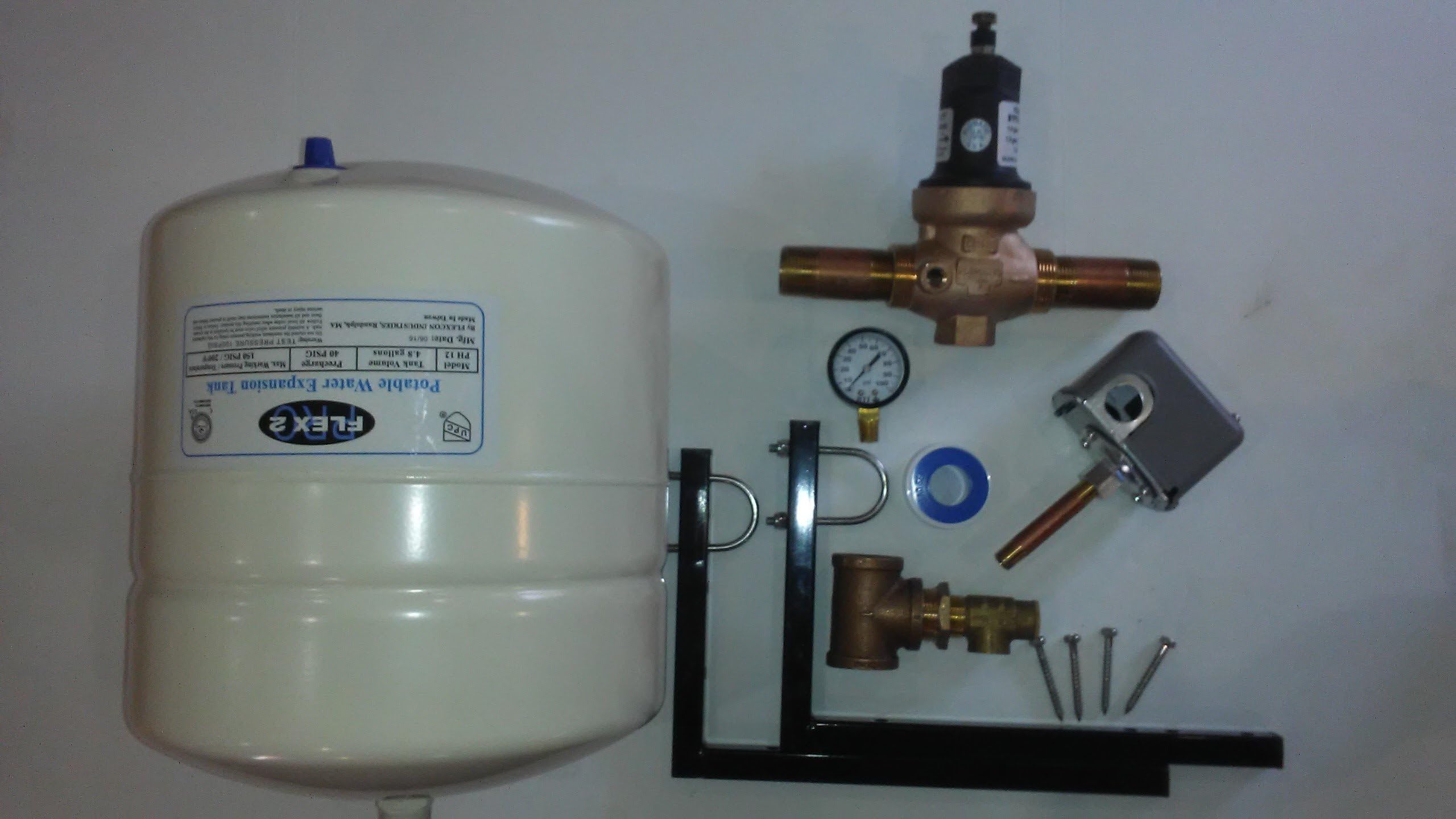 COMPLETE CONSTANT PRESSURE KIT FOR SUBMERSIBLE PUMP CB152ET FLOMATIC CYCLE GARD IV VALVE 15-150psi 1" FNPT X 1.25" MNPT NO LEAD BRASS CB15210ET Stops cycling water hammer maintains constant pressure