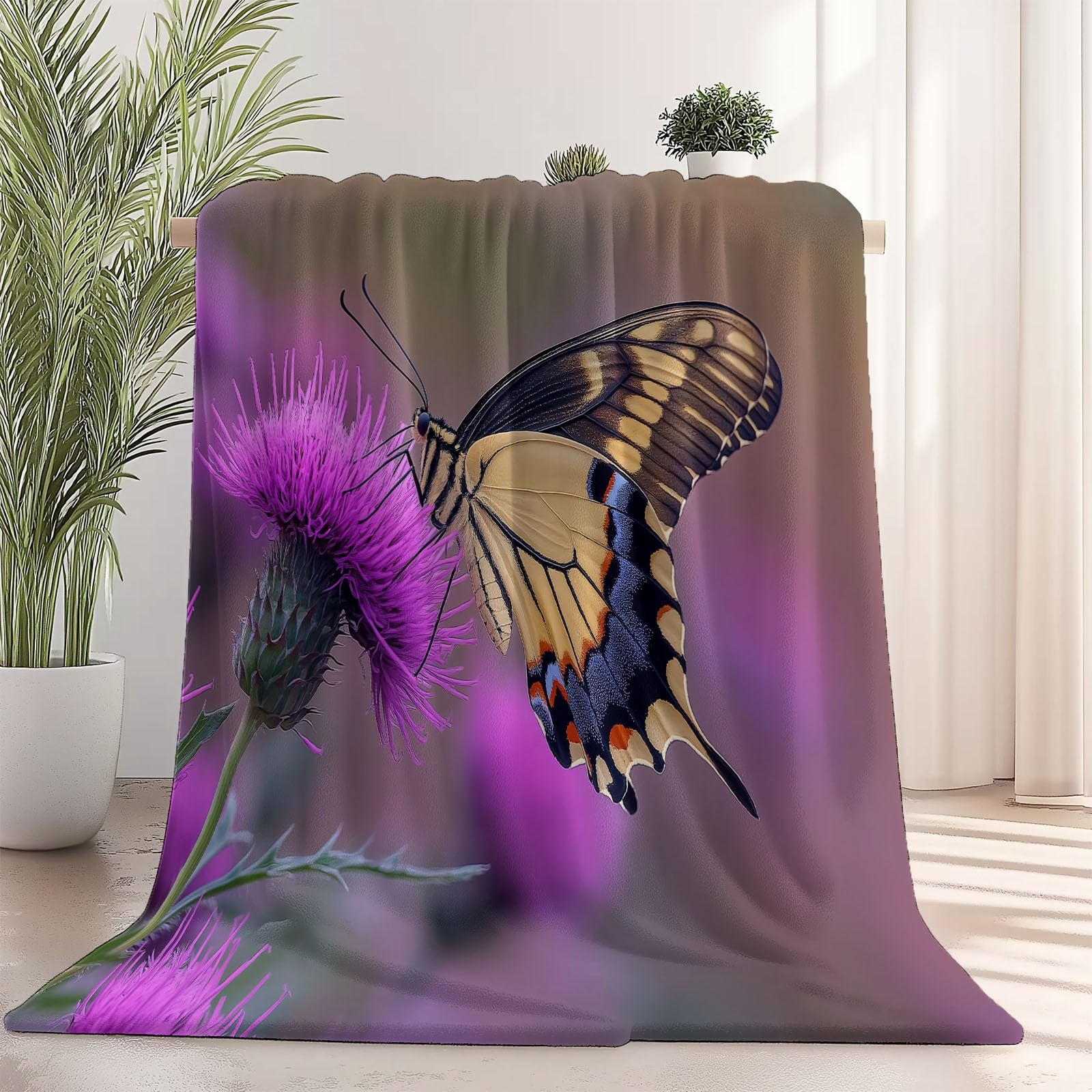 Manta de Franela Suave y Cálida Púrpura, Diseño Estampado Primer Plano Flores Mariposa, Cobija Ligera para Invierno, Decorativa y Lavable a Máquina, 220×240 cm