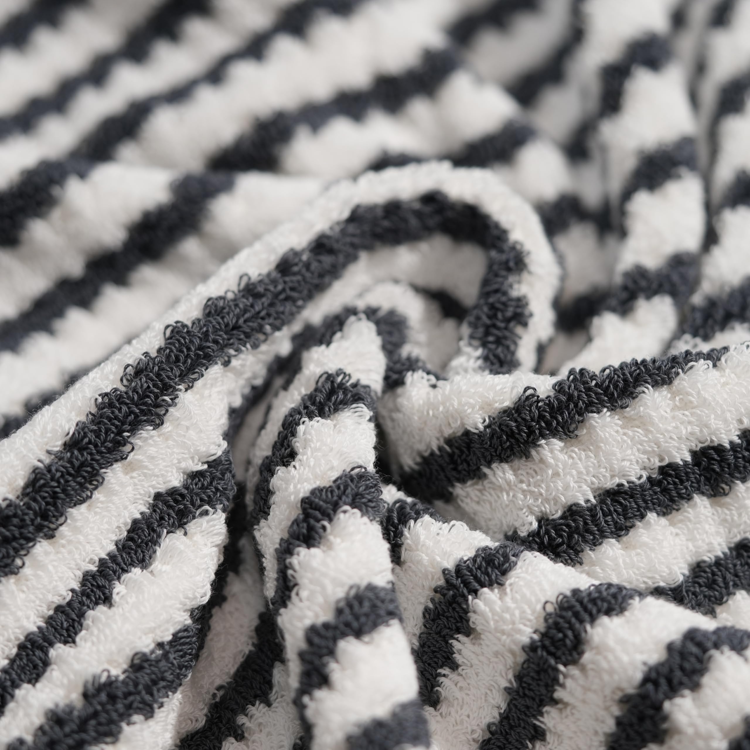 Soie Satinée - Juego de 3 toallas de mano Gaufre Tissage, colección Boutiq Home Collection, Fumé Dégradé Ivoire Rayures