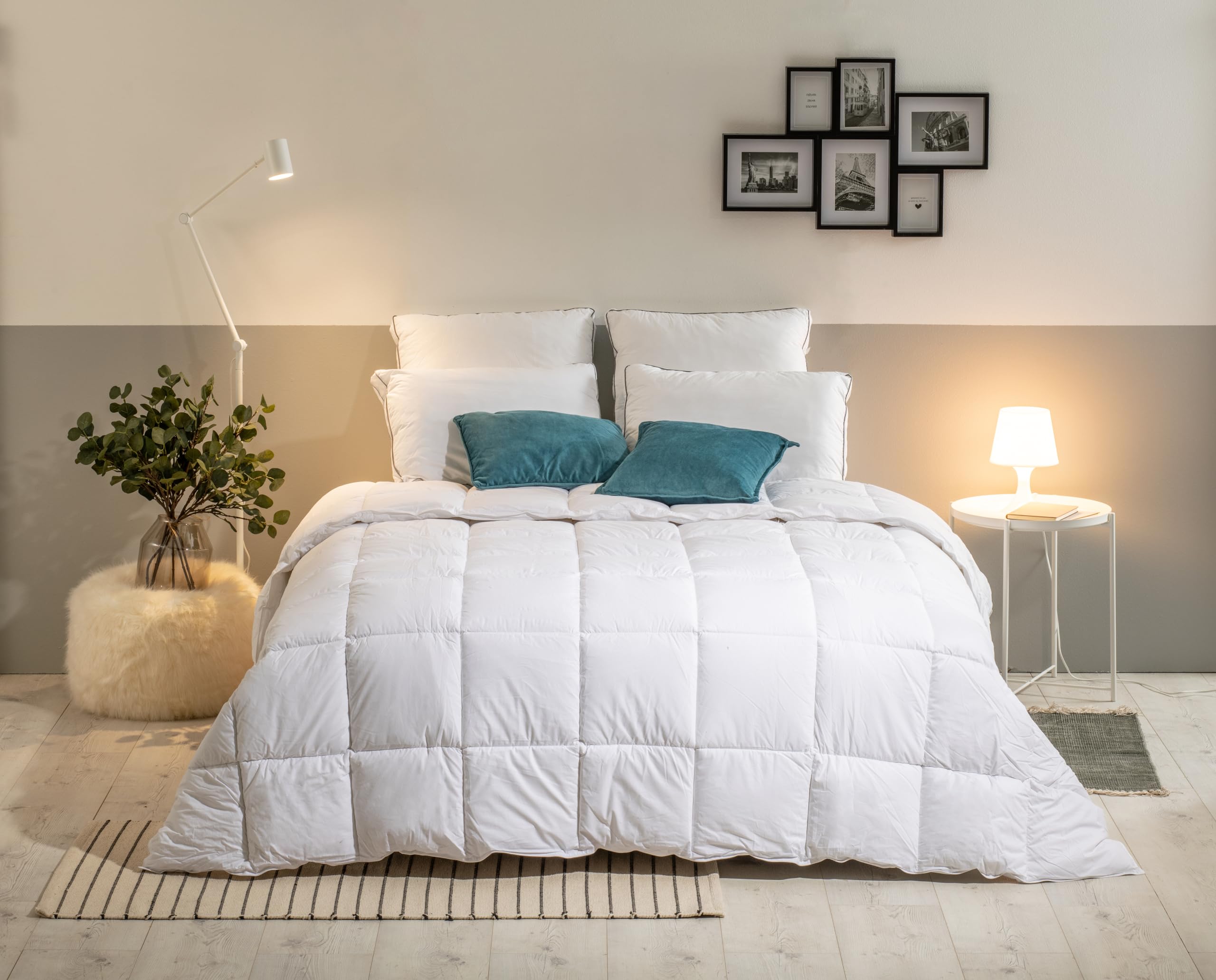 Bleu Calin Couette Très Chaude 2 Personnes, Sensation Duvet, Enveloppe coton, Blanc, 240x260 cm
