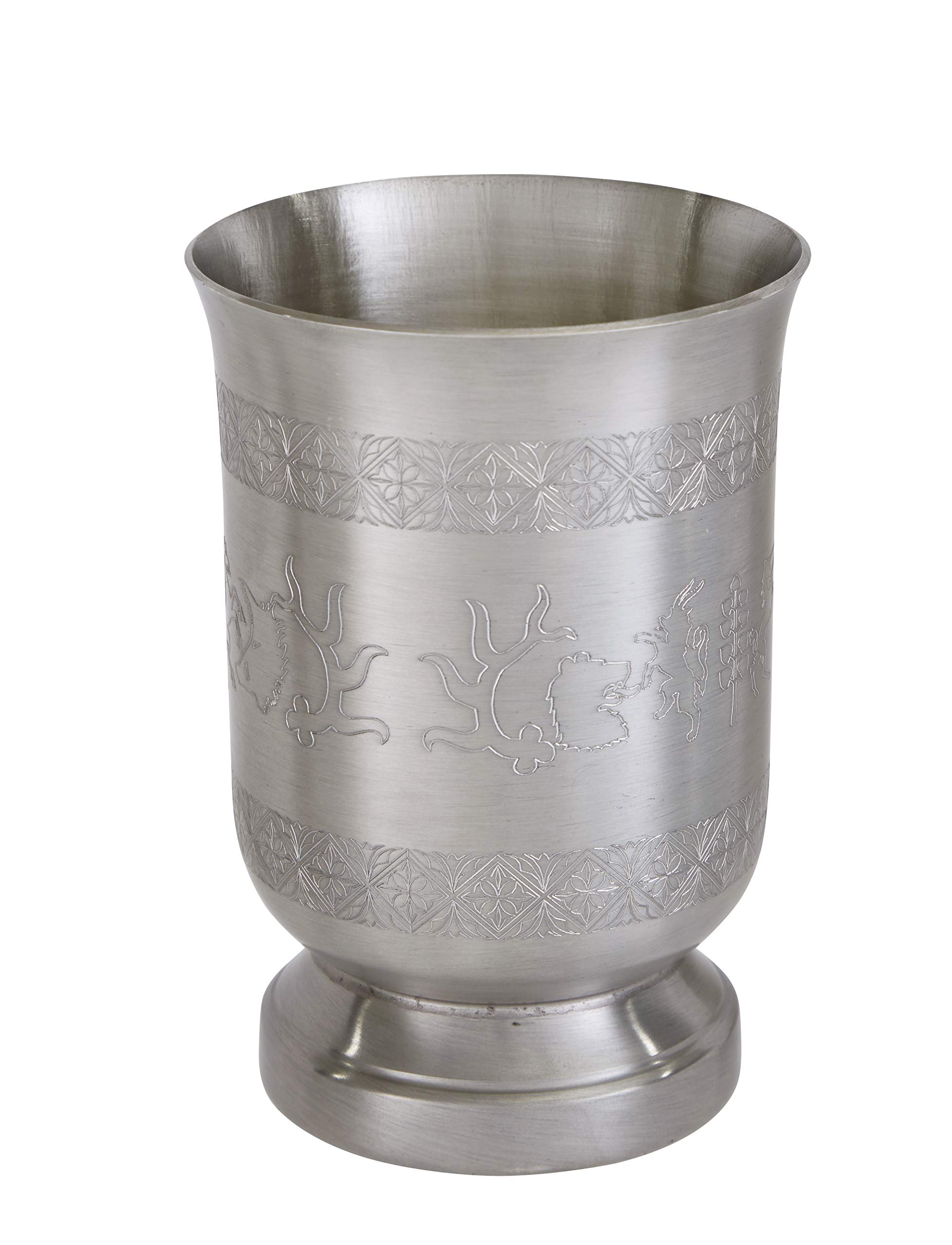Tasse médiévale avec scène de chasse