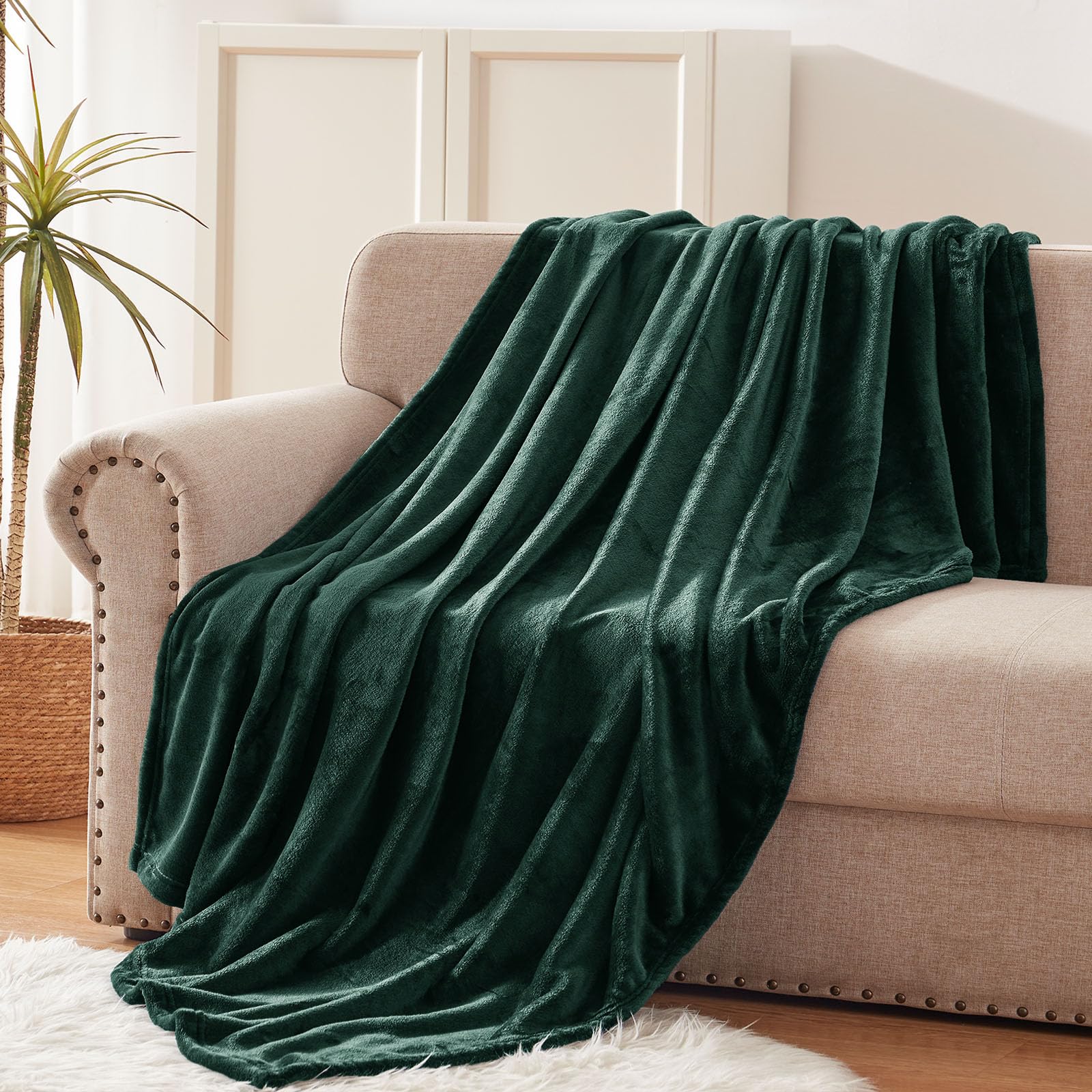 Forest Green Flannel Velvet Plush Throw Blanket