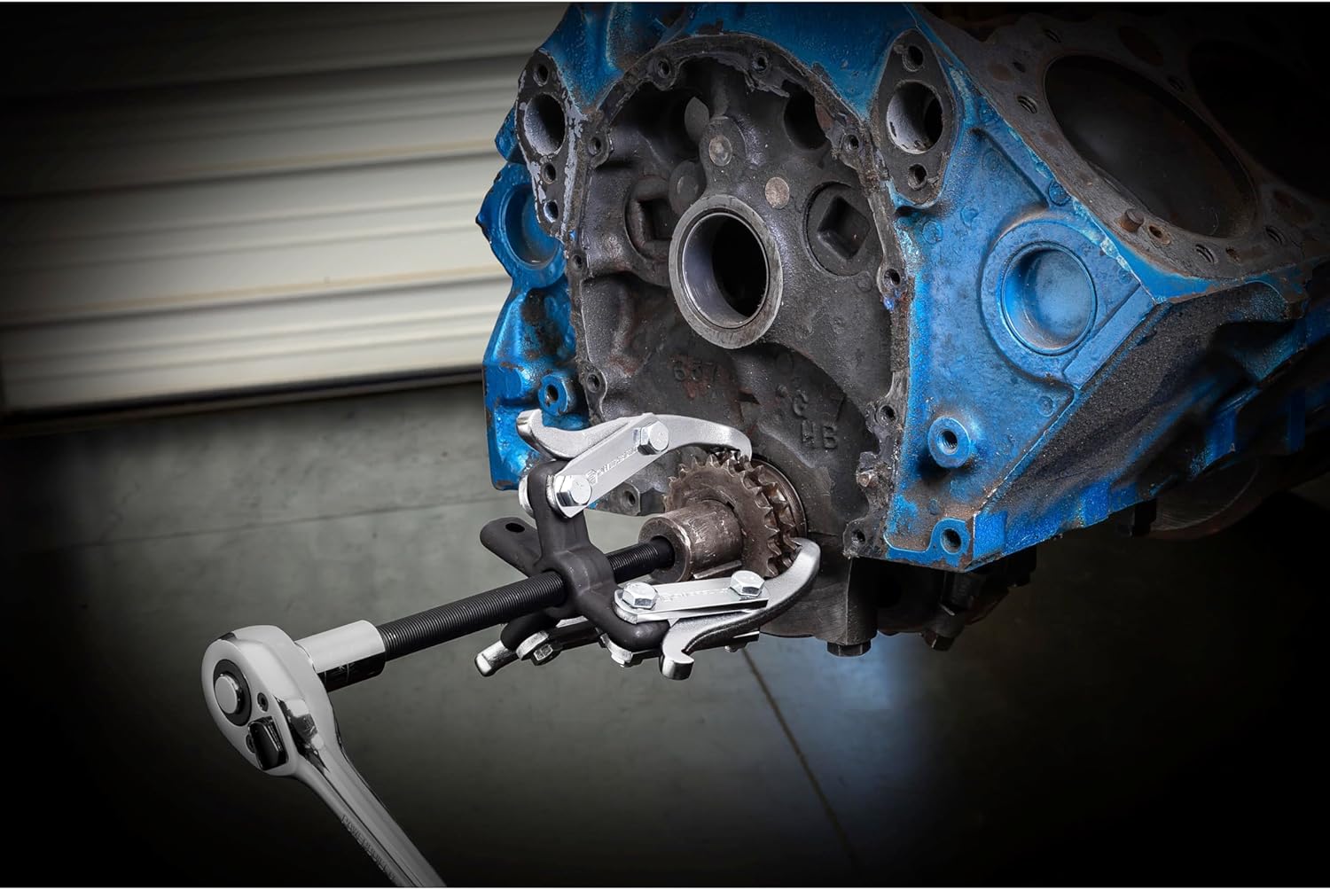 Powerbuilt Combo 2/3 Jaw Reversible Gear Puller Set, 4-Inch and 6-Inch Reversible Jaws, Innovation design switch from 2 jaws to 3 jaws, Removes Gear, Bearing, Pulley and Flywheel - 648613