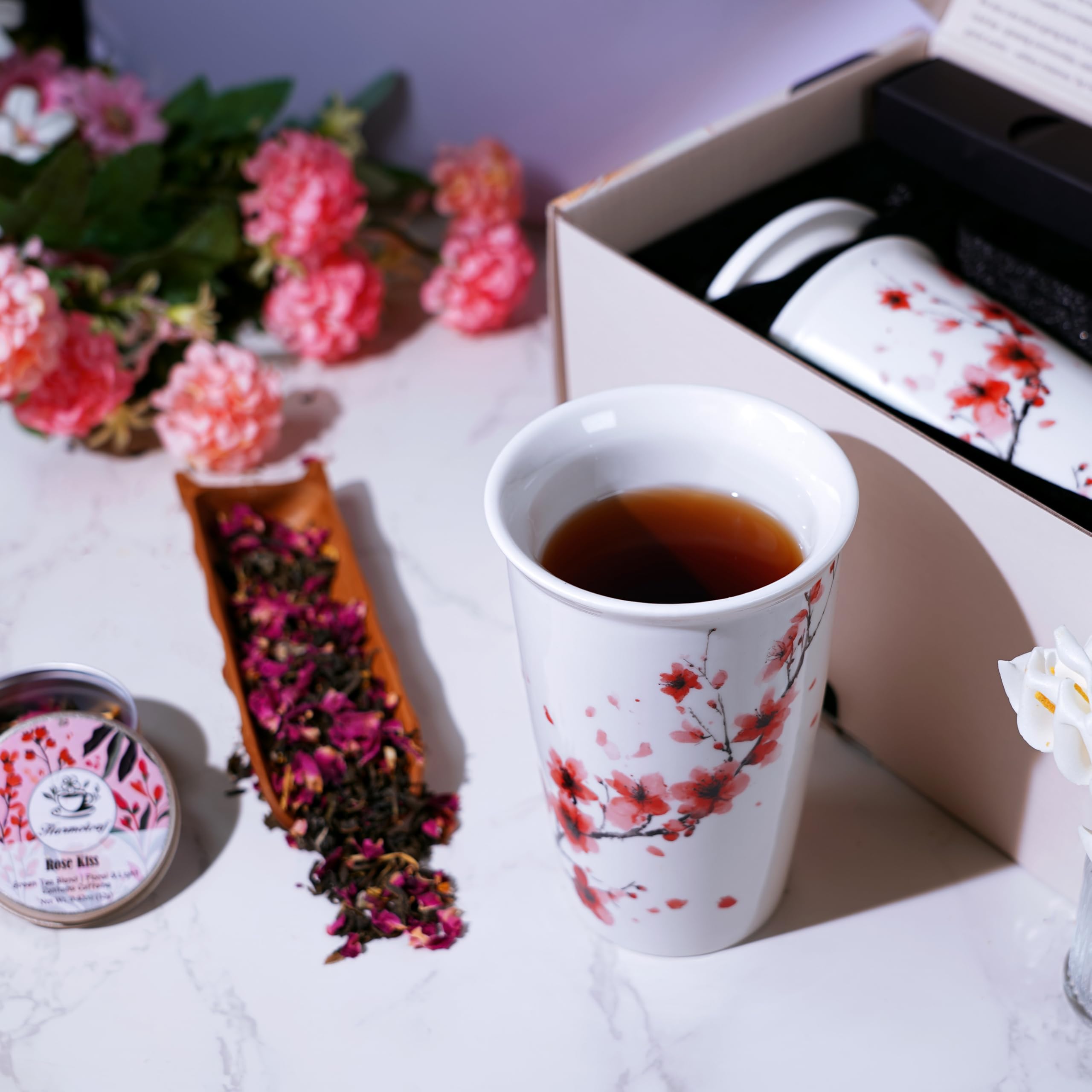 Harmoleaf Coffret cadeau Discovery Collection – 6 mélanges artisanaux à base de plantes avec tasse en céramique à double paroi, cuillère à mélanger et passoire | Échantillon de thé en vrac bio