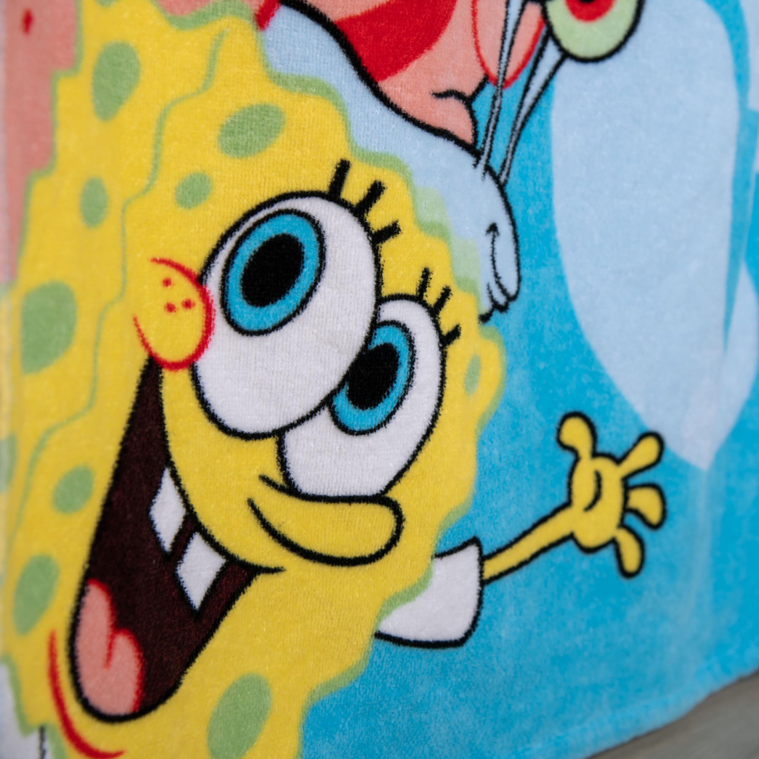 Herding Badetuch SpongeBob Schwammkopf, 75 x 150 cm, Kleines weiches Kinder-Handtuch für Bad und Strand, 100% Baumwolle