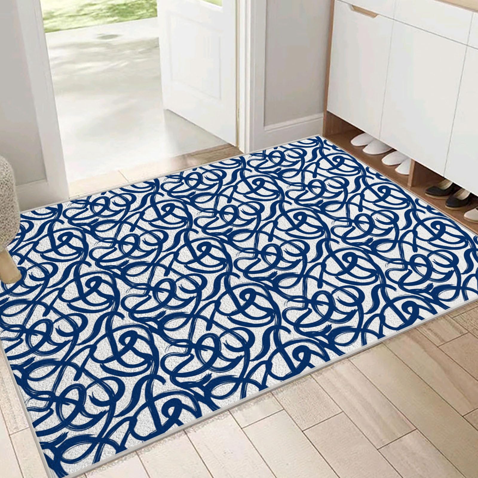 Paillasson lignes graffiti abstraites bleu marine 80x120 cm pour couloir et entrée chic