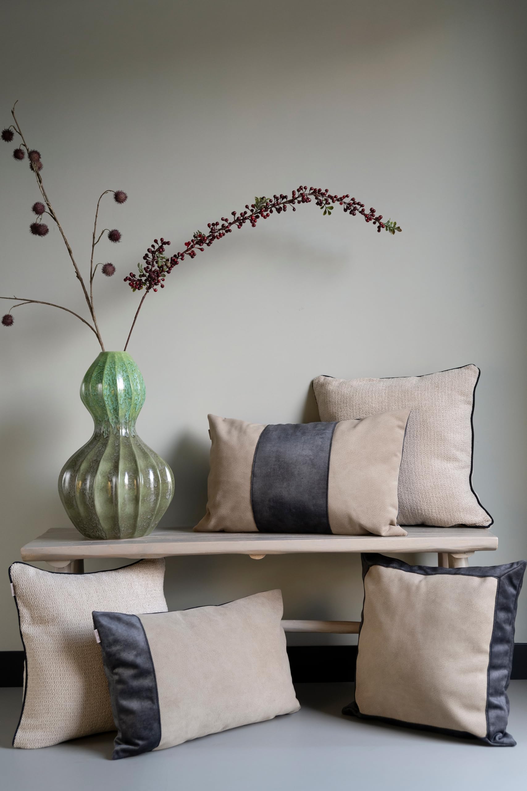 KNIT FACTORY - Cezan Rechteckiges Zierkissen - Leinen - 60x40 cm | Sofakissen mit Füllung und Bezug - Couchkissen - Zierkissen - Dekokissen - Moderner Wohnstil