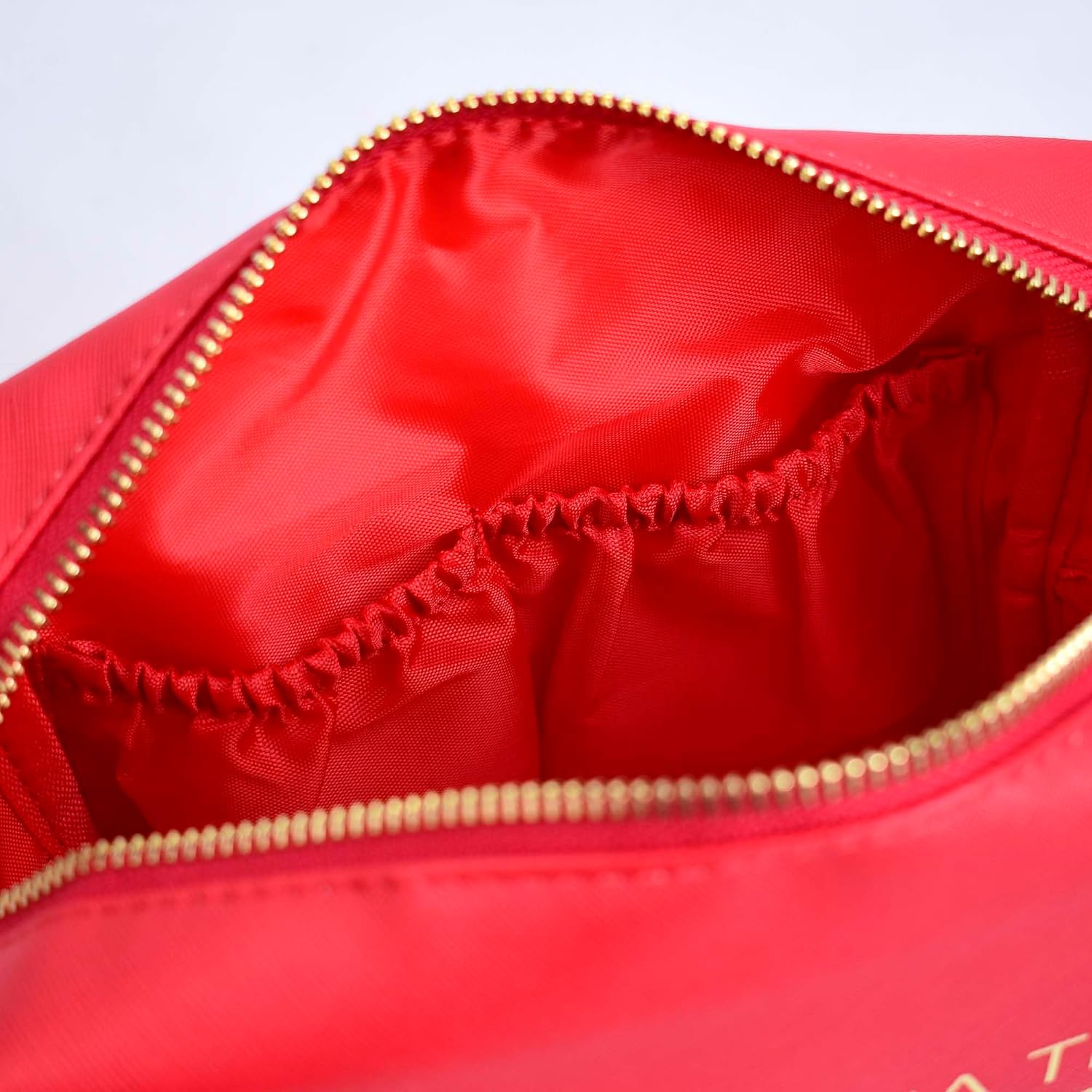 Sorority Shop Delta Sigma Theta Makeup Bag - Multi-Purpose PU Leather, Water-Resistant Travel Cosmetic Bag with Licensed Design and Zipper Closure, Perfect Delta Sigma Theta Sorority Gifts for Women