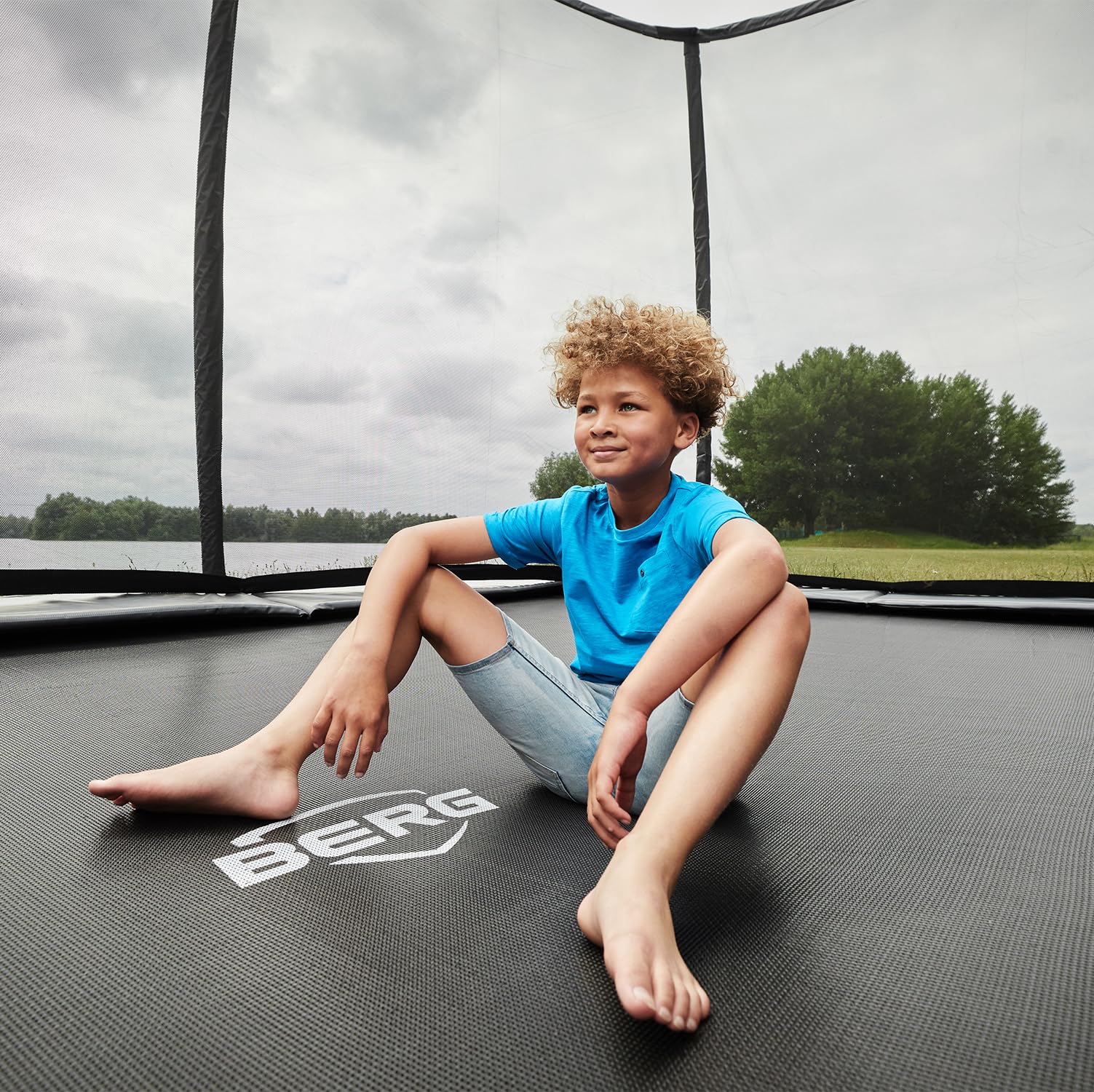 BERG Grand Champion Regular Trampolin oval grau | Gartentrampolin mit Sicherheitsnetz Deluxe | Airflow Pro Sprungtuch und TwinSpring Federn | für Kinder und Erwachsene geeignet