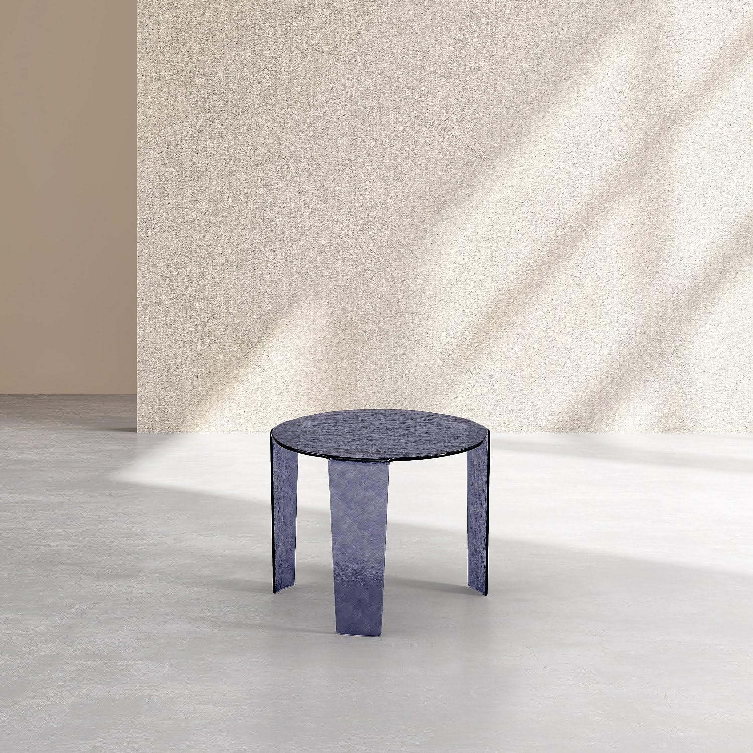 Table basse ronde gris fumé 50 cm Habitat Fegina en verre bullé