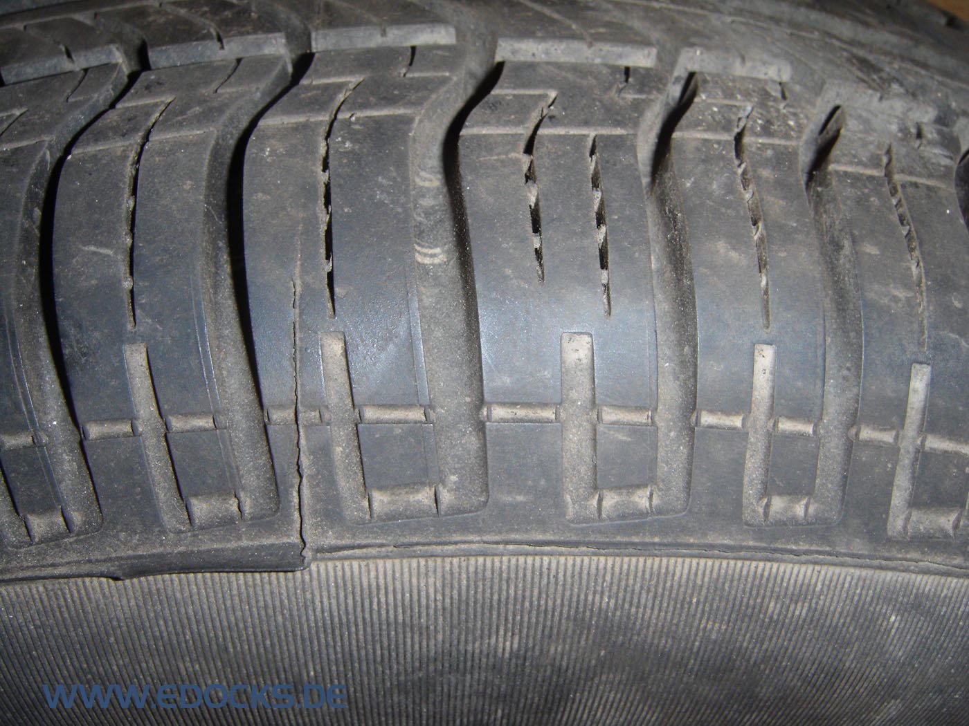 14 inch Steel ET49 Summer Tyre Pirelli 175/70/14-Inch Wheel Combo 