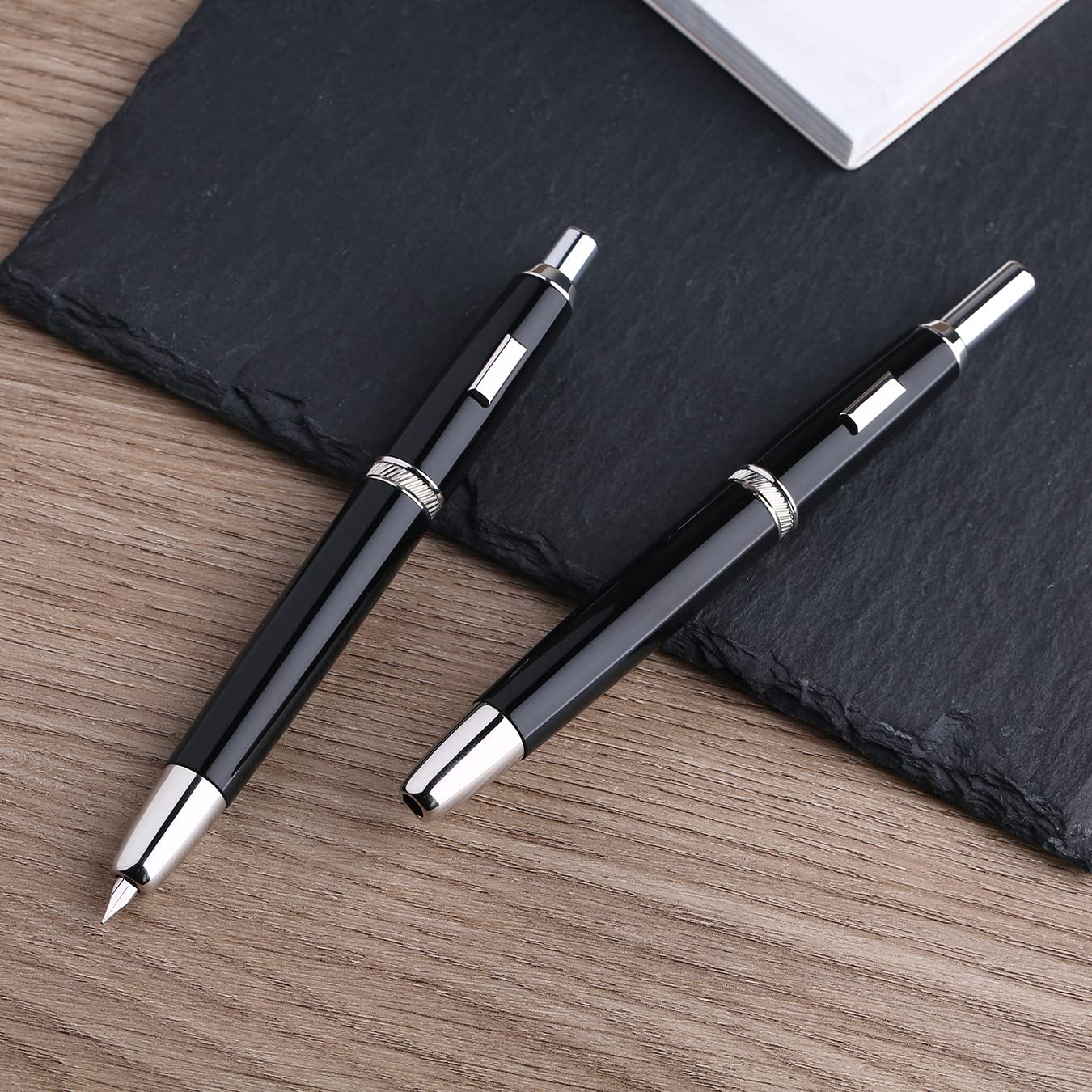 Wikult Majohn A1 - Stylo Plume Presse en Métal Noir Piano, Pointe Extra Fine Rétractable 0,4 mm avec Convertisseur pour une Écriture Lisse (Sans clip)