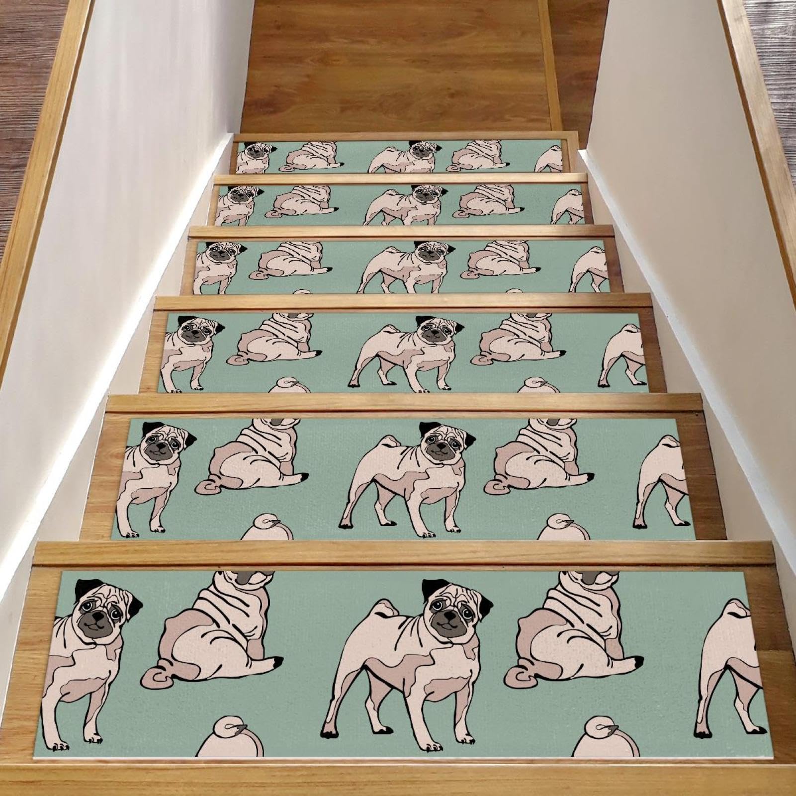 Peldaños antideslizantes para niños y mascotas en escaleras de madera interiores Cute Pugs