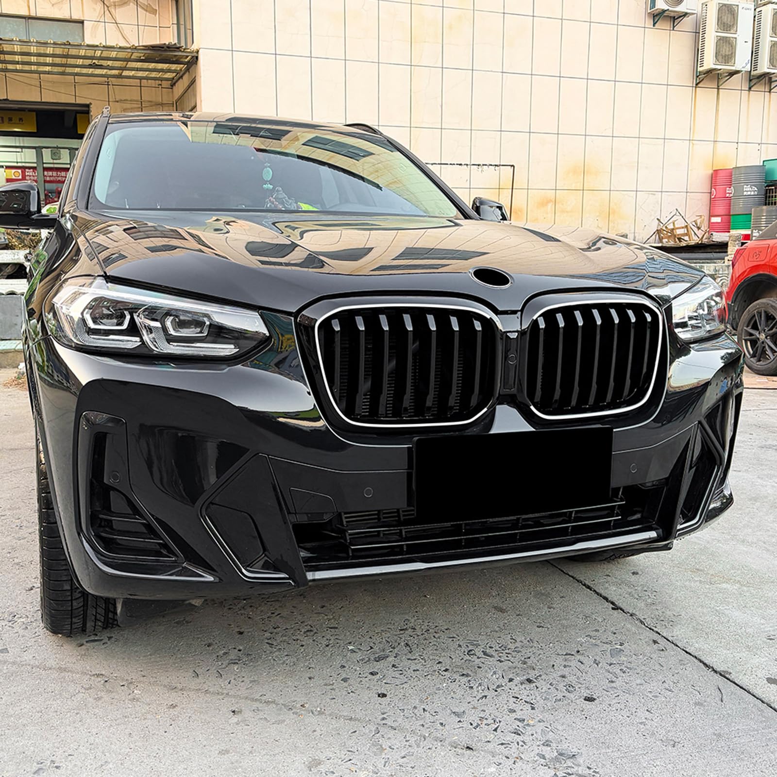 Kratka przedniego zderzaka samochodowego ze światłem do BMW X3 G01 X4 G02 LCI 2022-2024 czarna