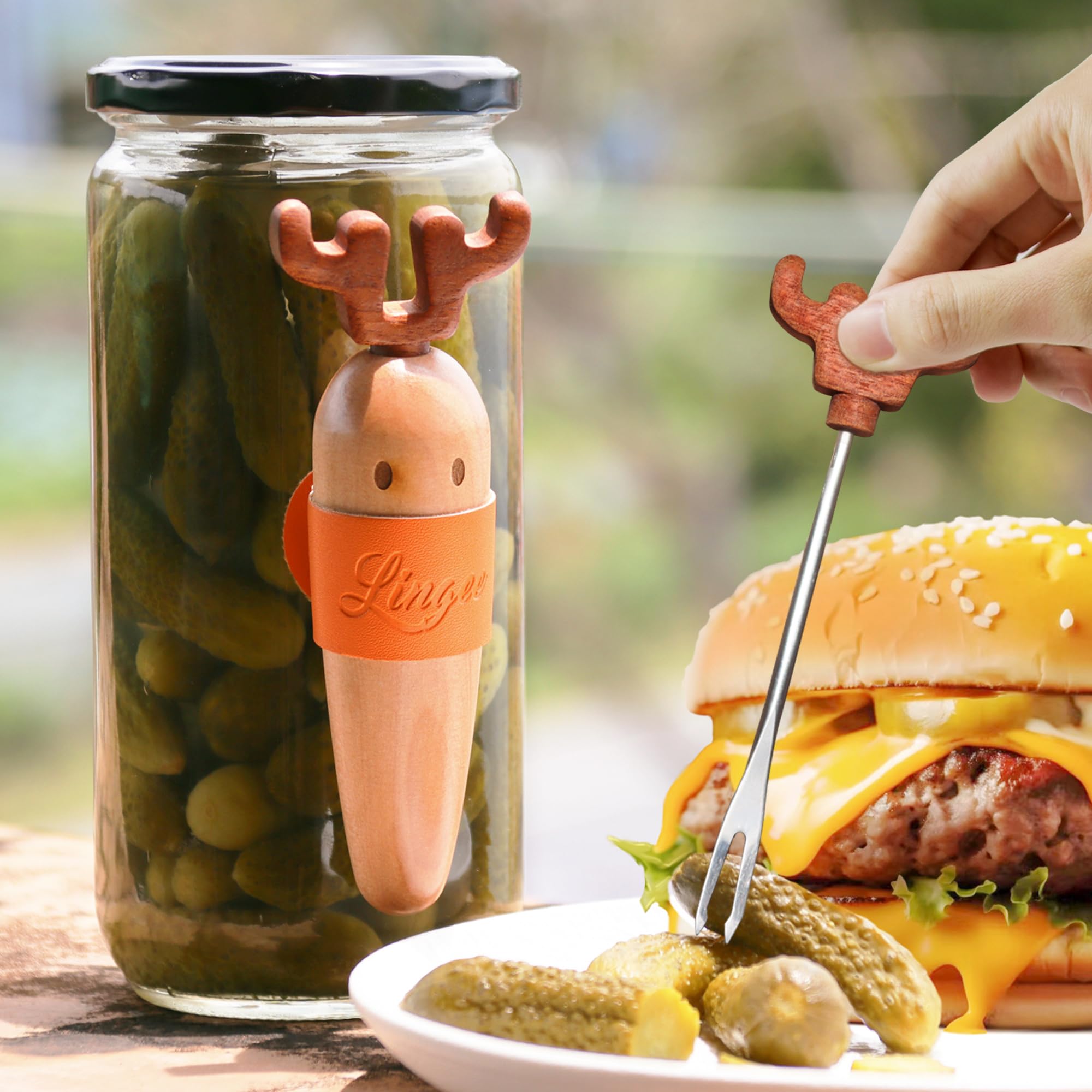 ShinelingeeStainless Pickle Fork, Pickle Grabber, Fruit Fork, Detachable Pickle Grabber Tool, Prevent Pickle from Slipping, Compatible with all Pickle Jar, Cute and portable kitchen gadgets (Orange)